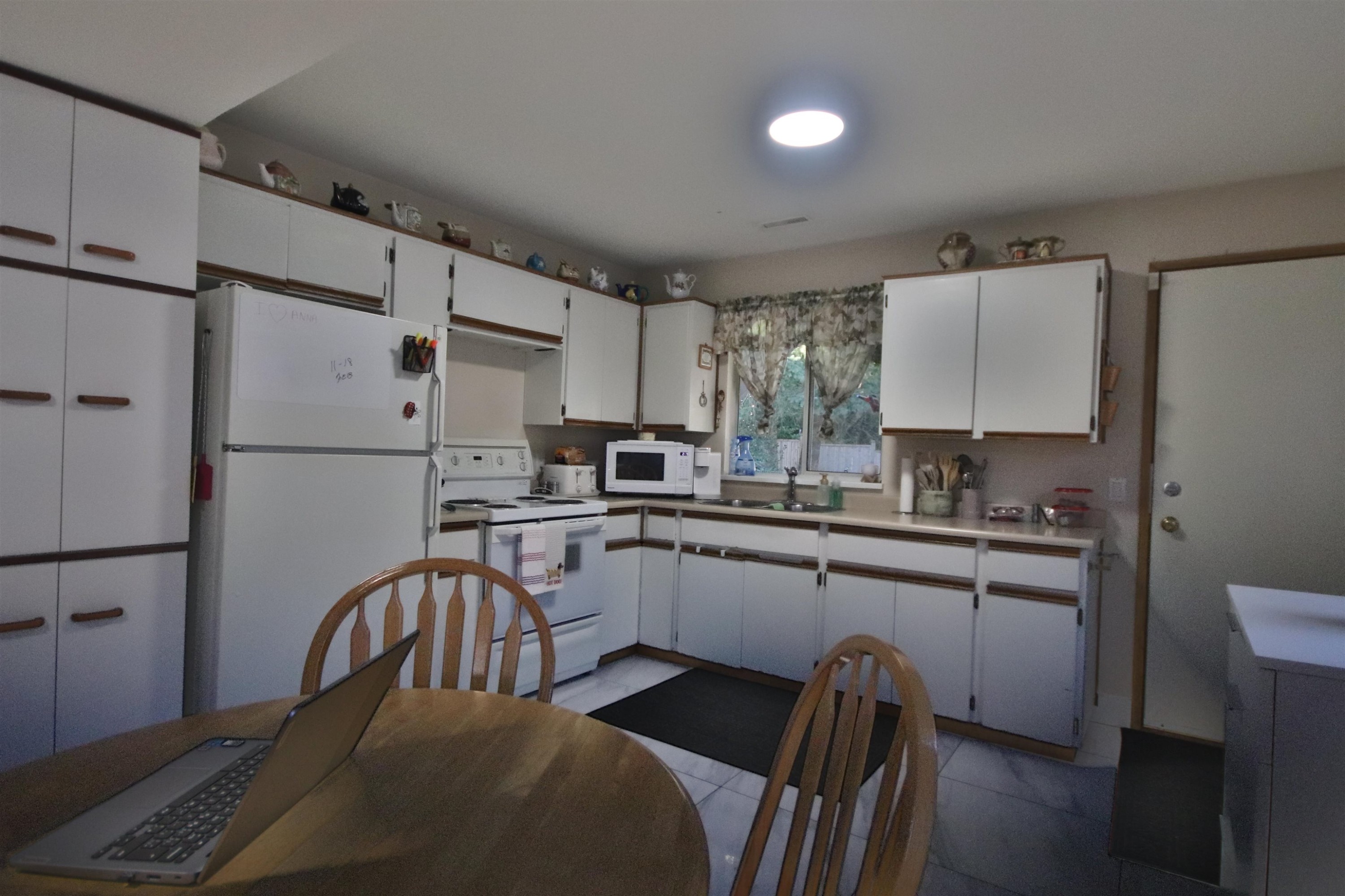 









15971


101a

Avenue,
Surrey,




BC
V4N 2N6

