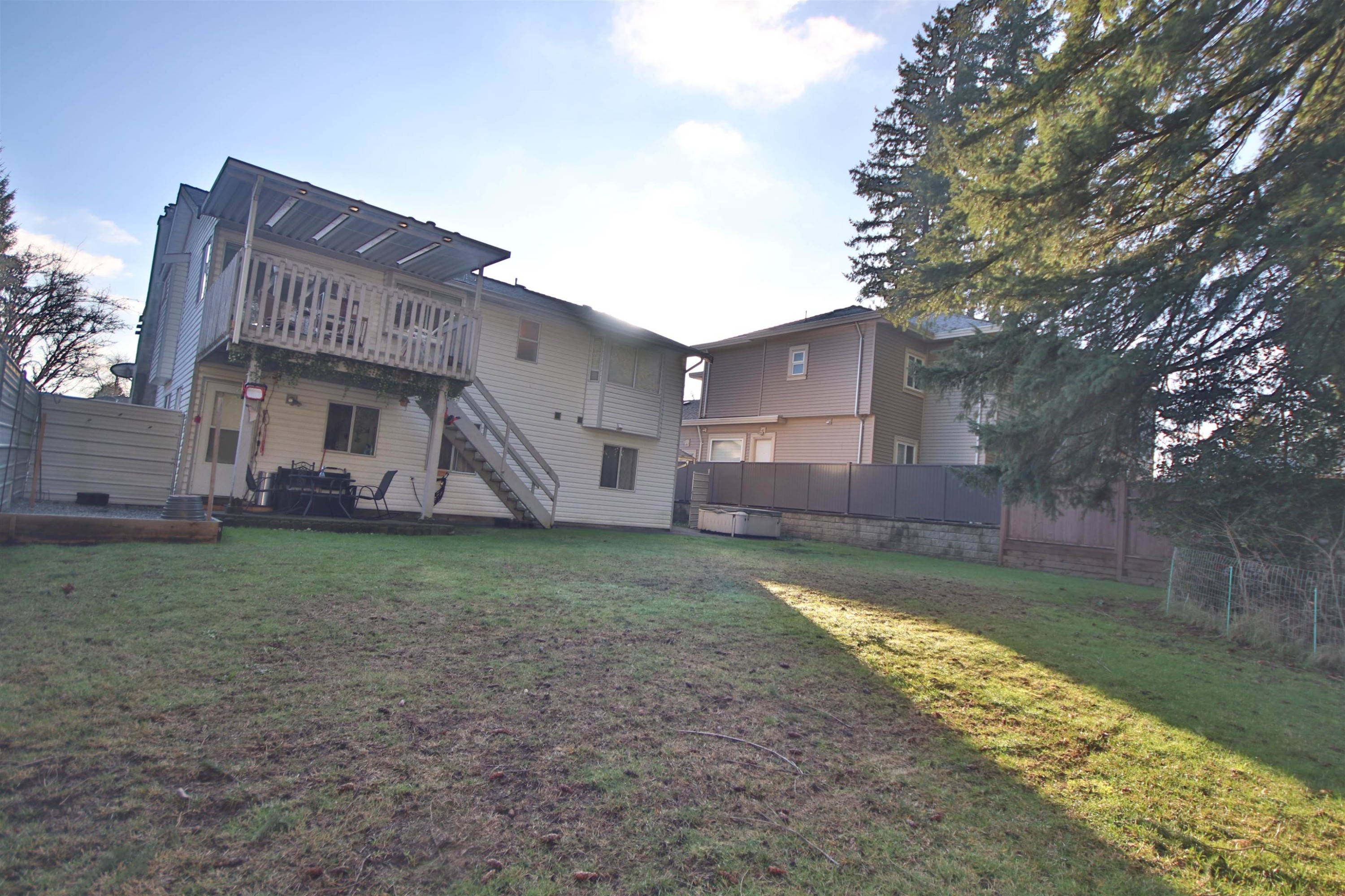 









15971


101a

Avenue,
Surrey,




BC
V4N 2N6

