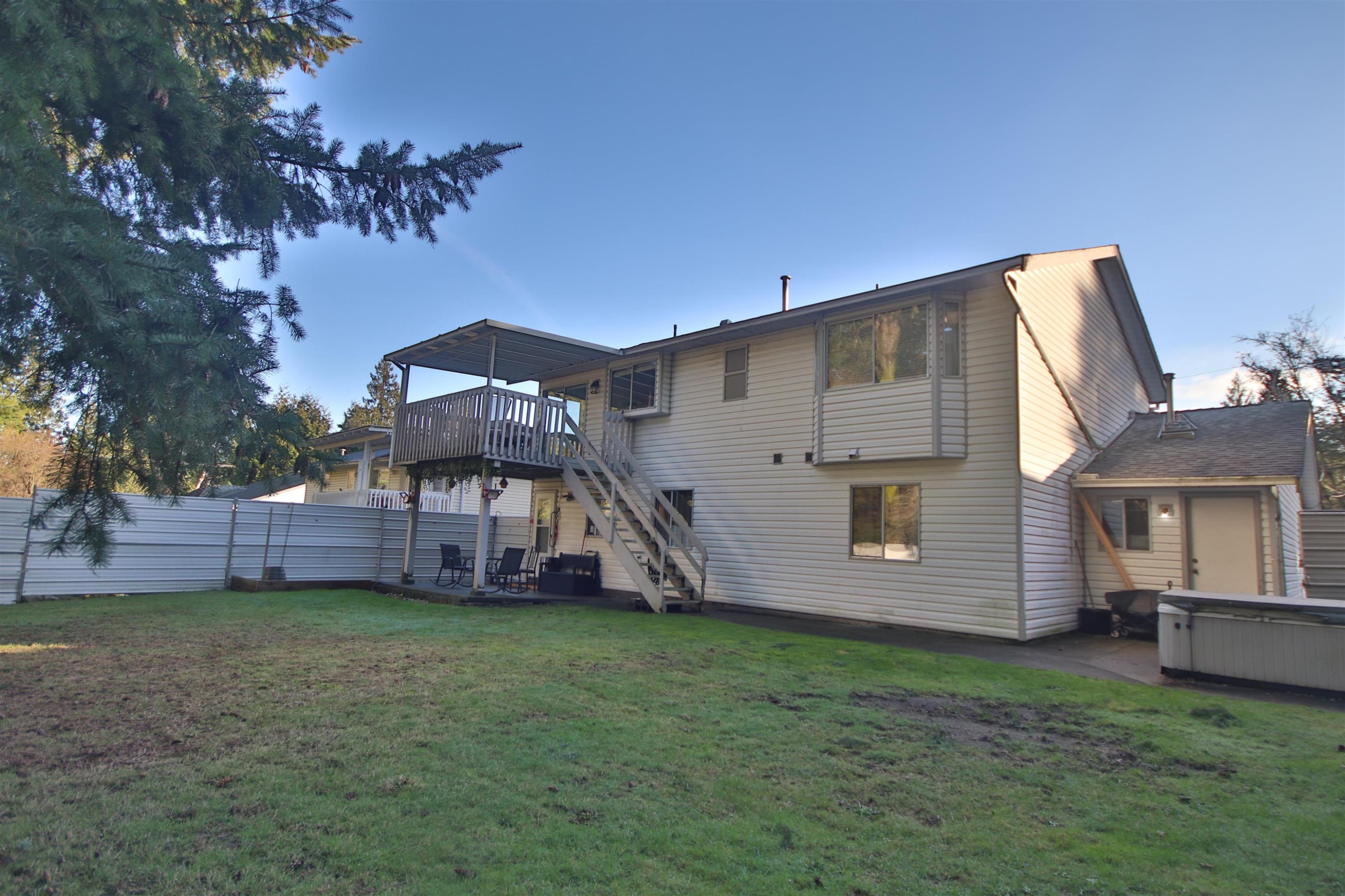 









15971


101a

Avenue,
Surrey,




BC
V4N 2N6

