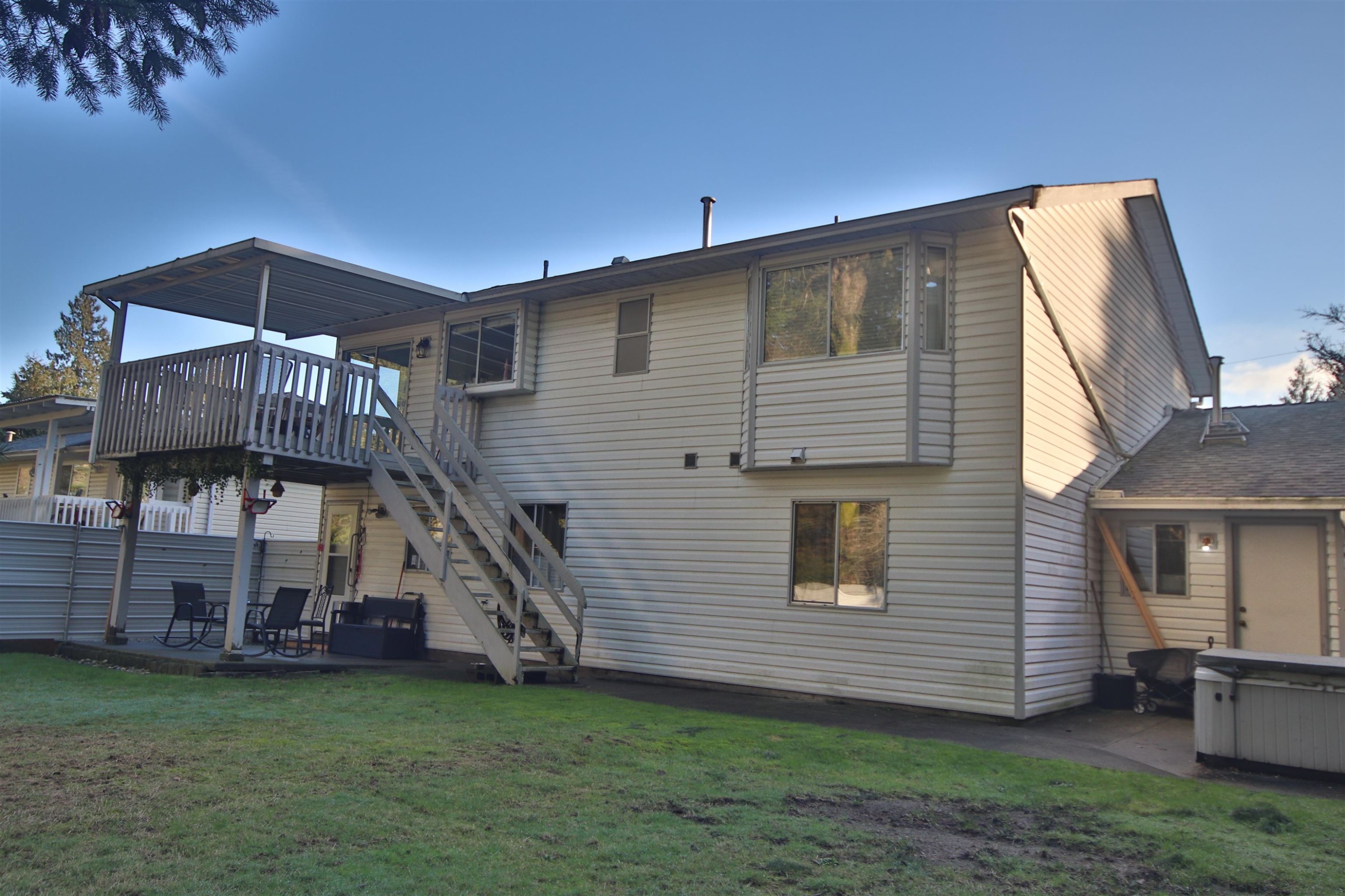 









15971


101a

Avenue,
Surrey,




BC
V4N 2N6

