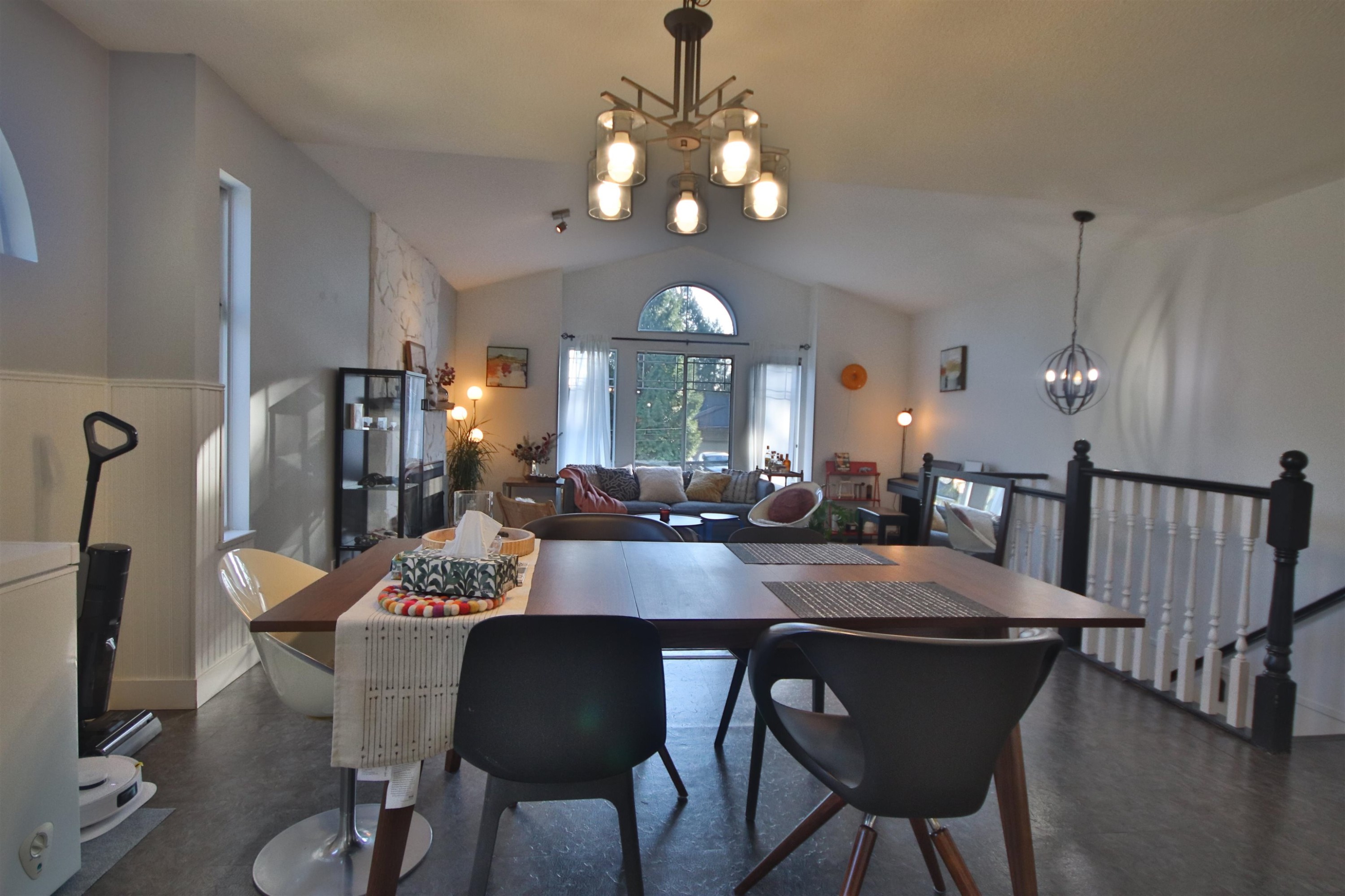 









15971


101a

Avenue,
Surrey,




BC
V4N 2N6

