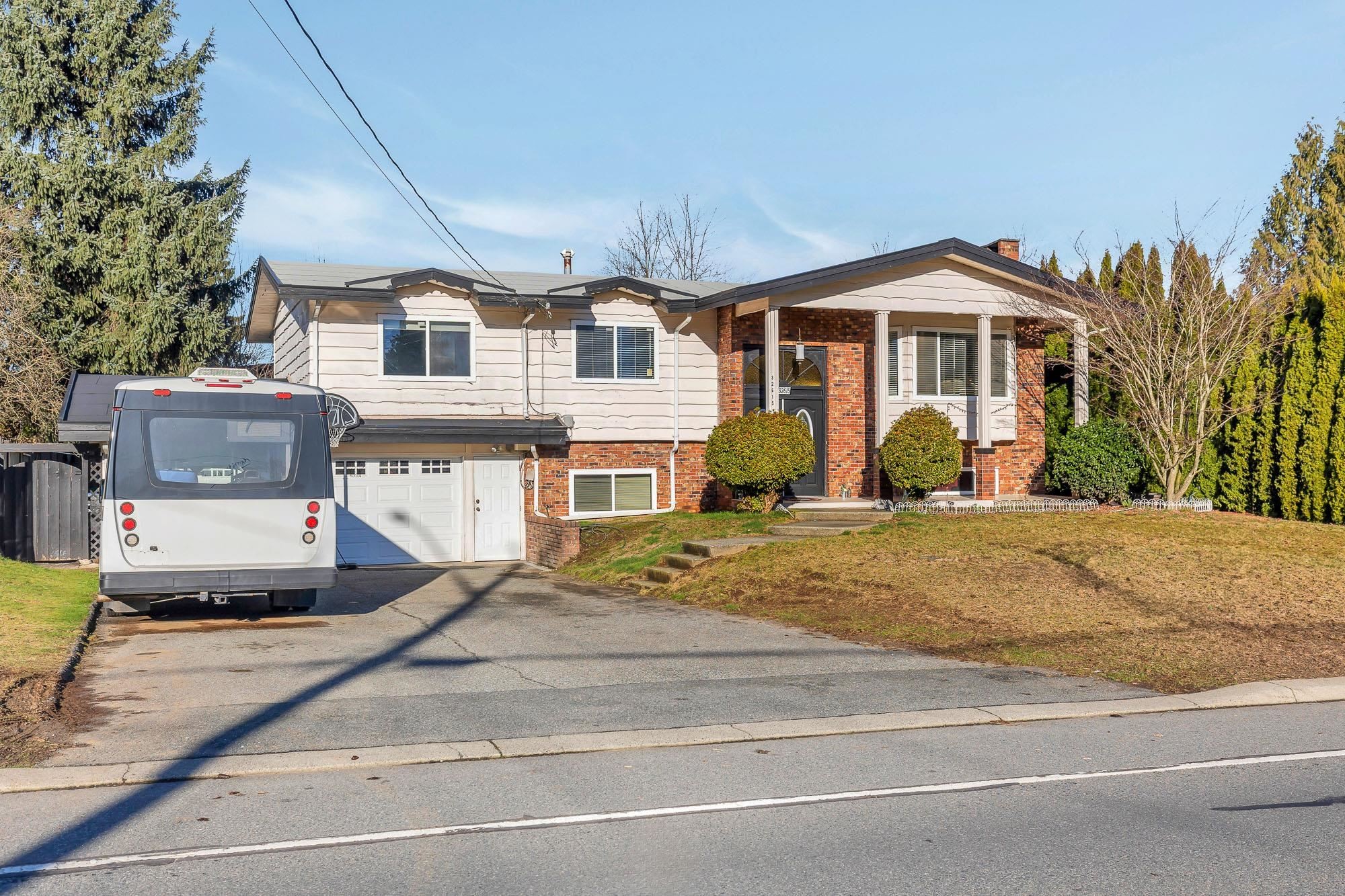 









32615


Bevan

Avenue,
Abbotsford,




BC
V2T 1G5

