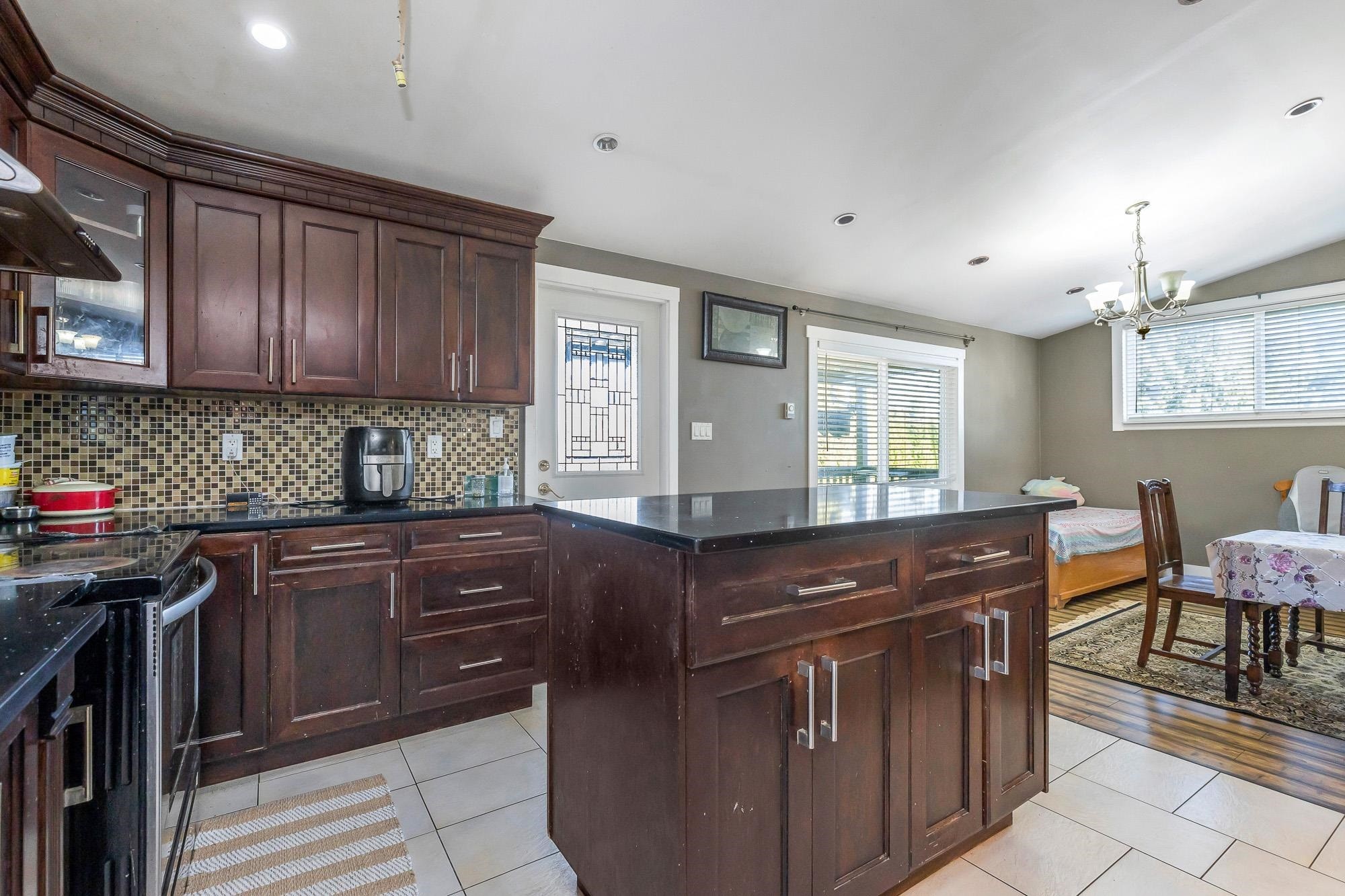 









32615


Bevan

Avenue,
Abbotsford,




BC
V2T 1G5

