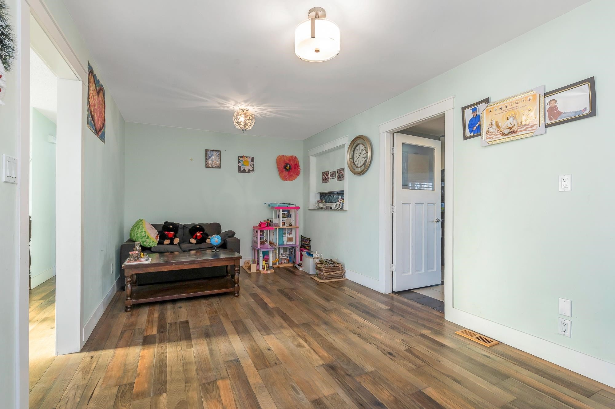 









32615


Bevan

Avenue,
Abbotsford,




BC
V2T 1G5

