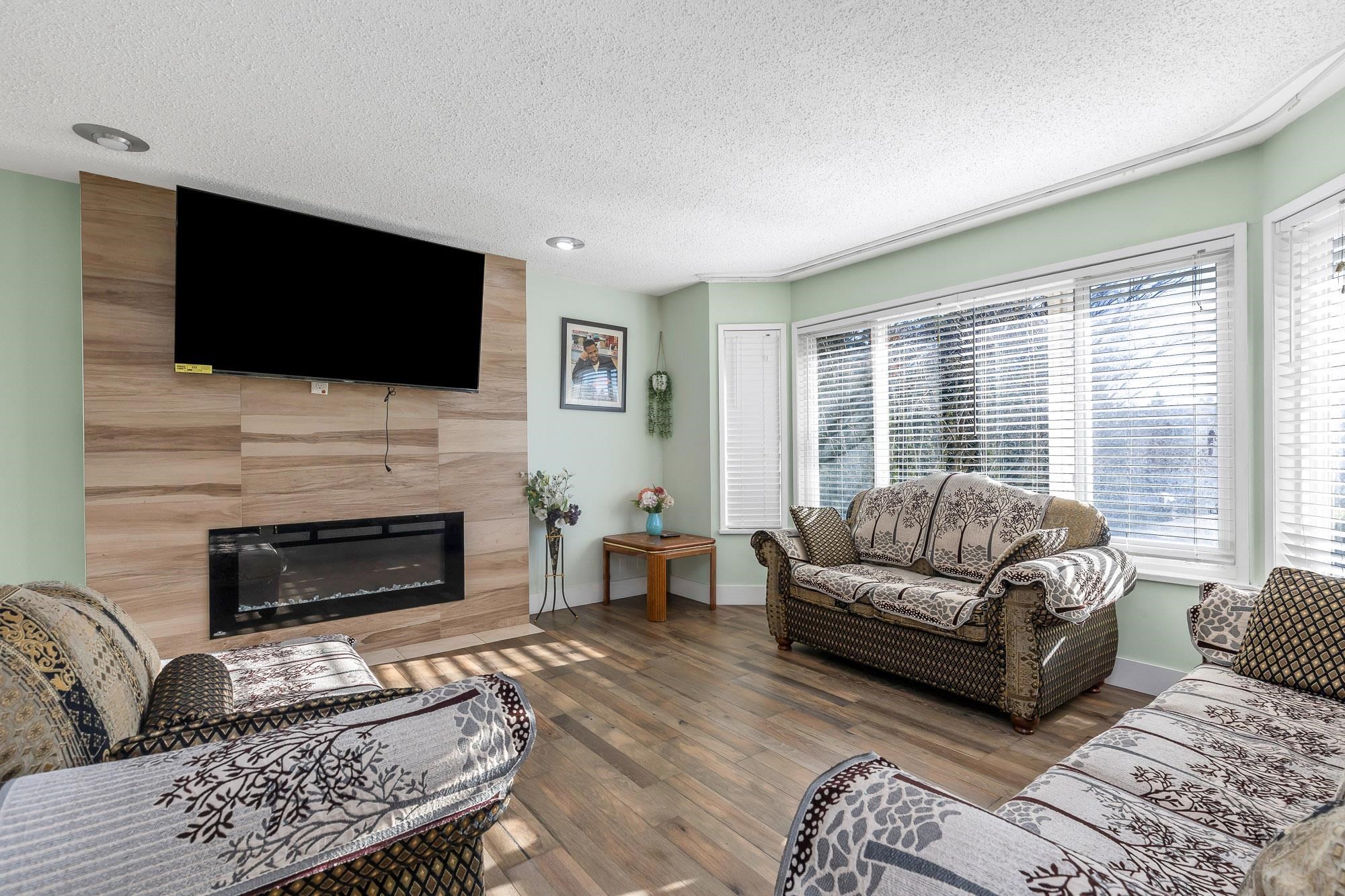 









32615


Bevan

Avenue,
Abbotsford,




BC
V2T 1G5

