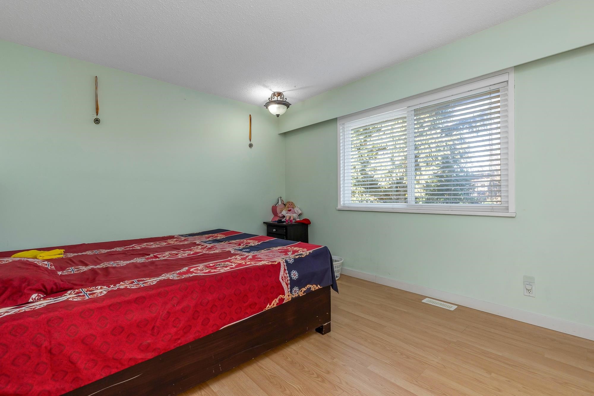 









32615


Bevan

Avenue,
Abbotsford,




BC
V2T 1G5

