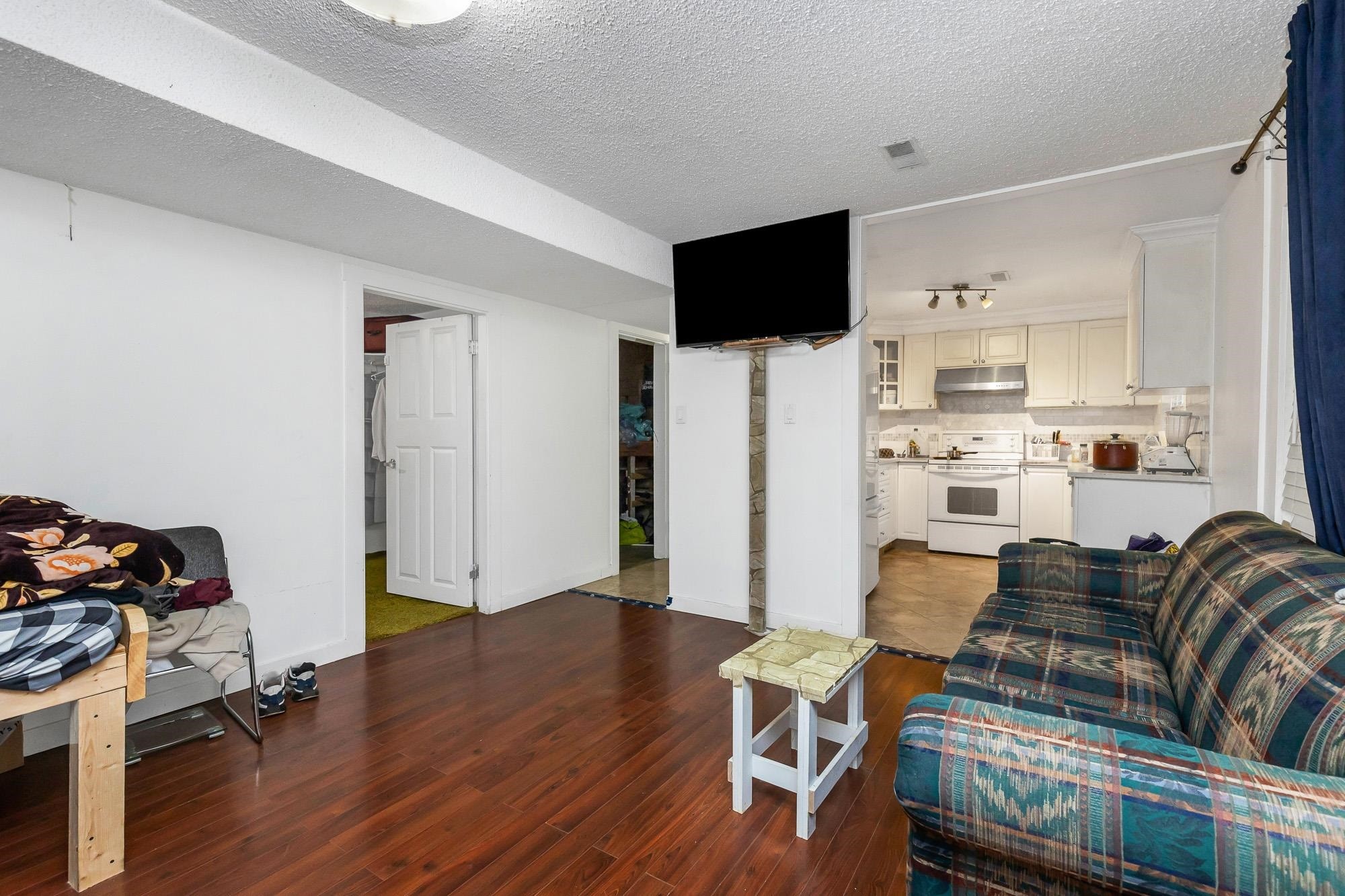 









32615


Bevan

Avenue,
Abbotsford,




BC
V2T 1G5


