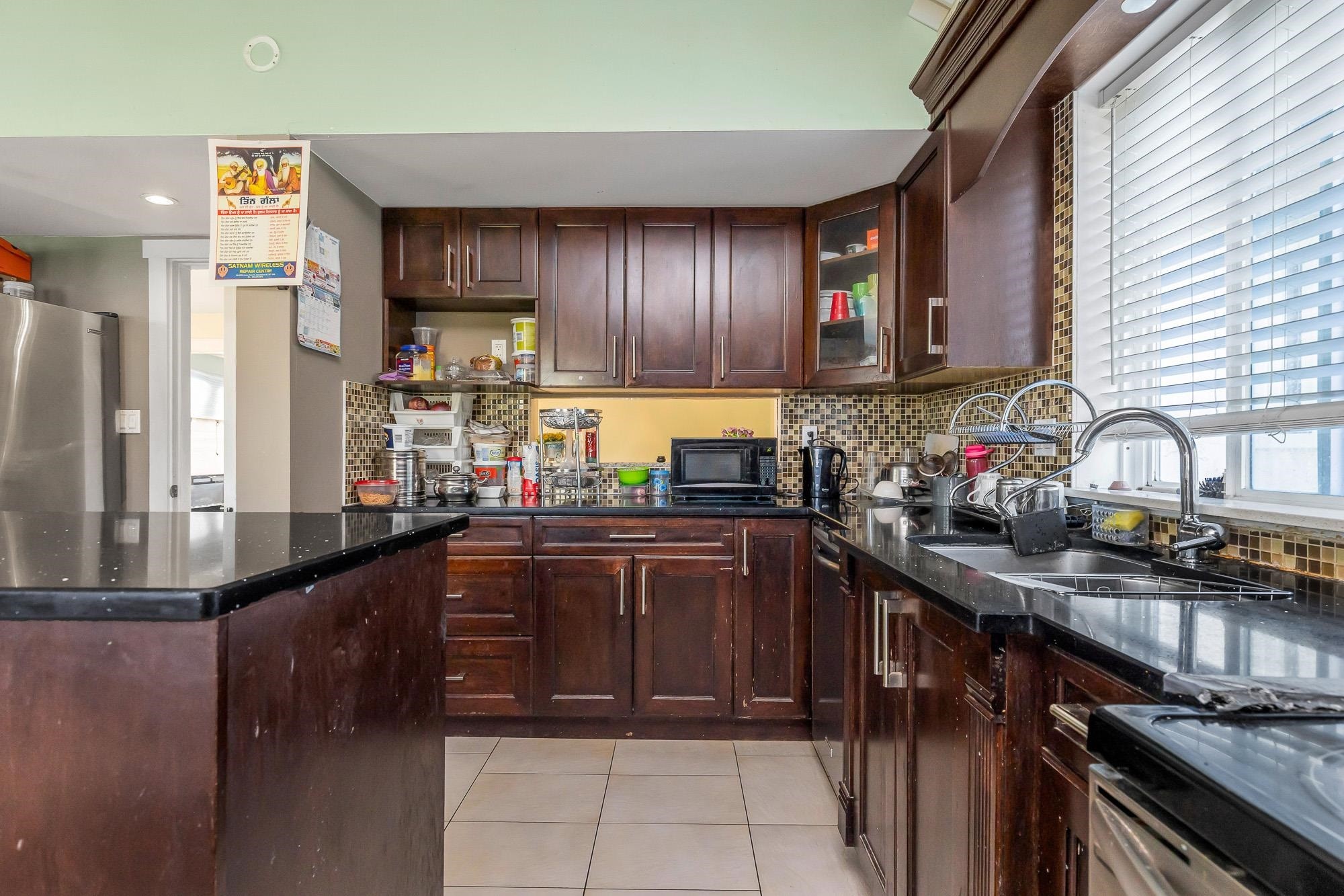 









32615


Bevan

Avenue,
Abbotsford,




BC
V2T 1G5

