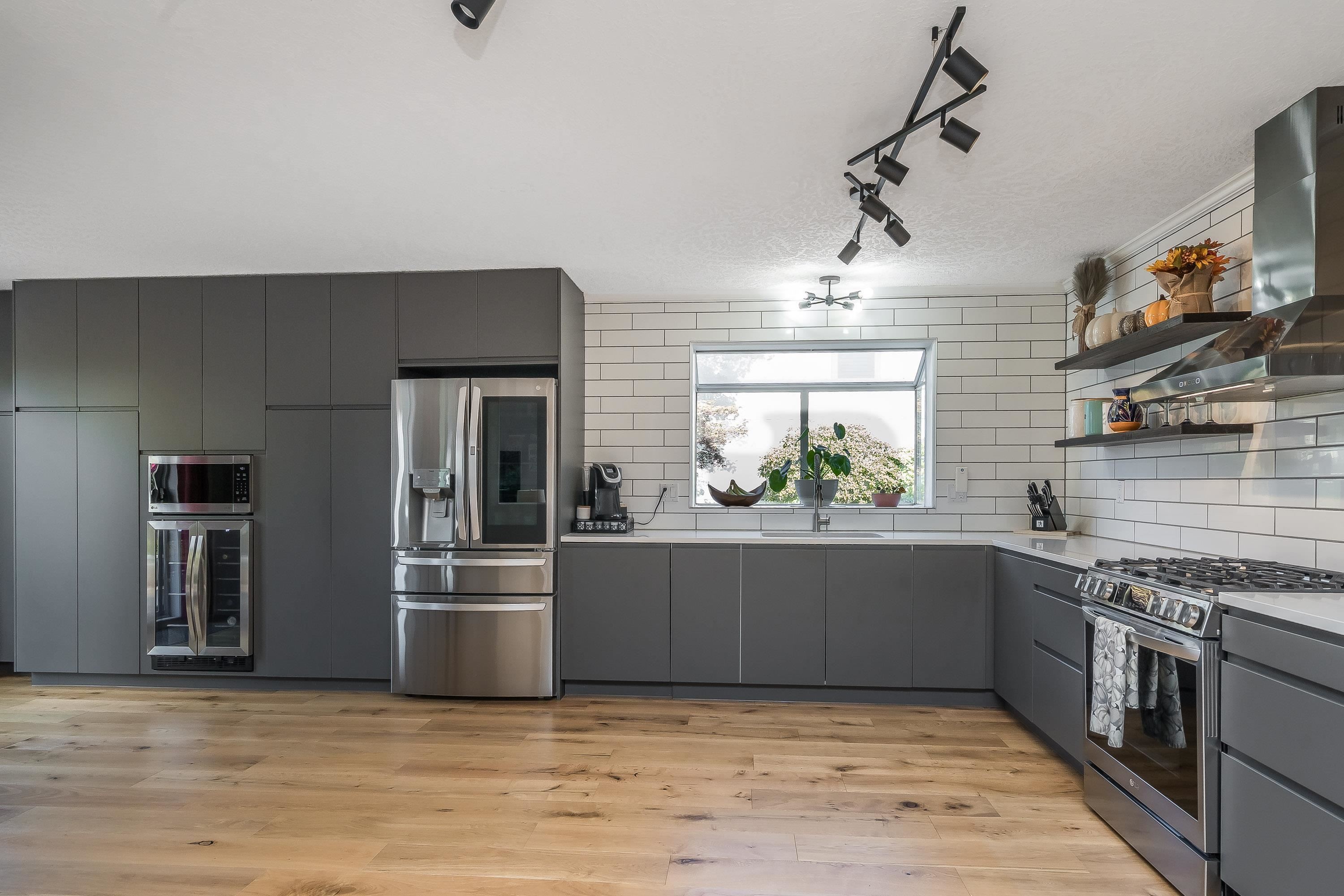 









4001


Old Clayburn

Road, 79,
Abbotsford,




BC
V3G 1C5

