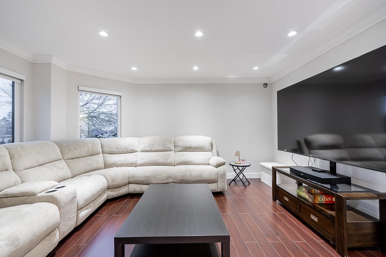 









8375


151

Street,
Surrey,




BC
V3S 8H9

