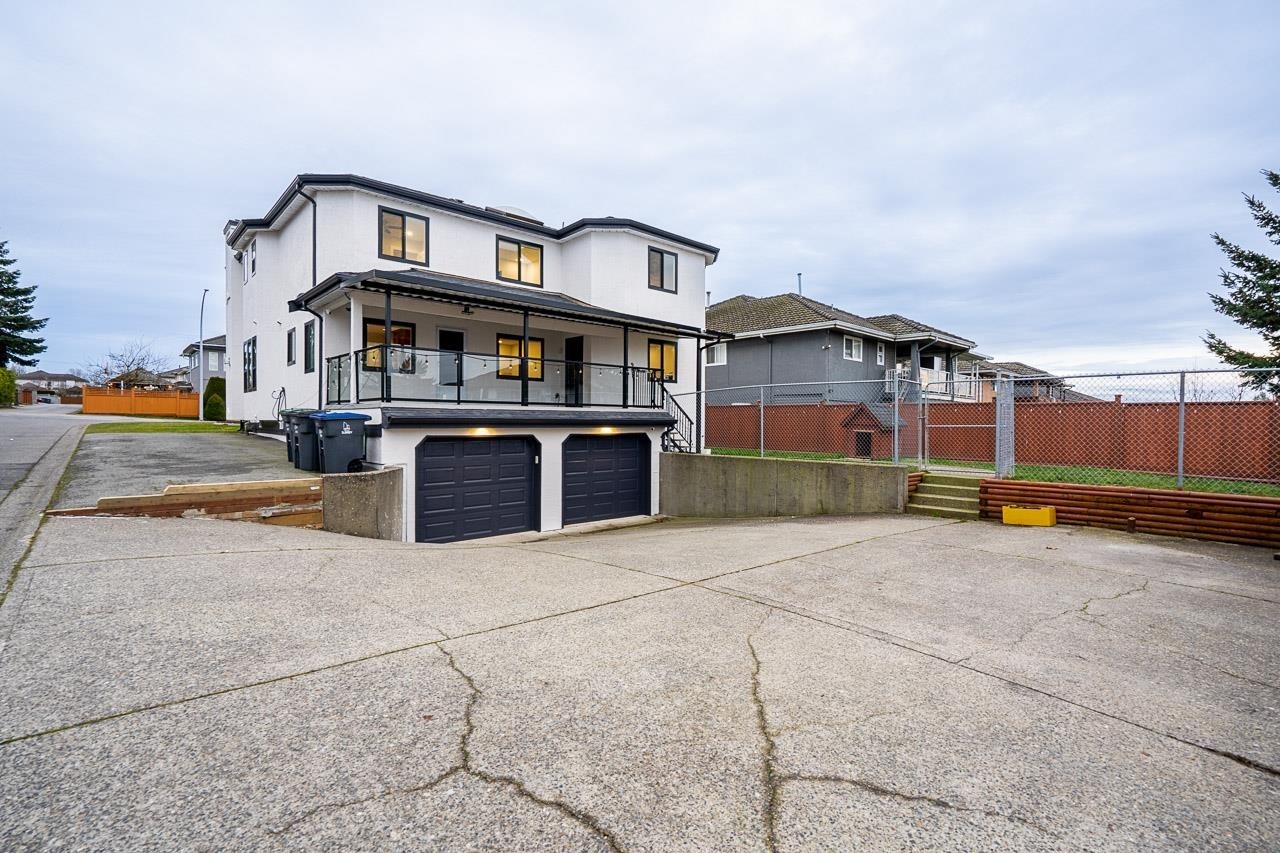 









8375


151

Street,
Surrey,




BC
V3S 8H9

