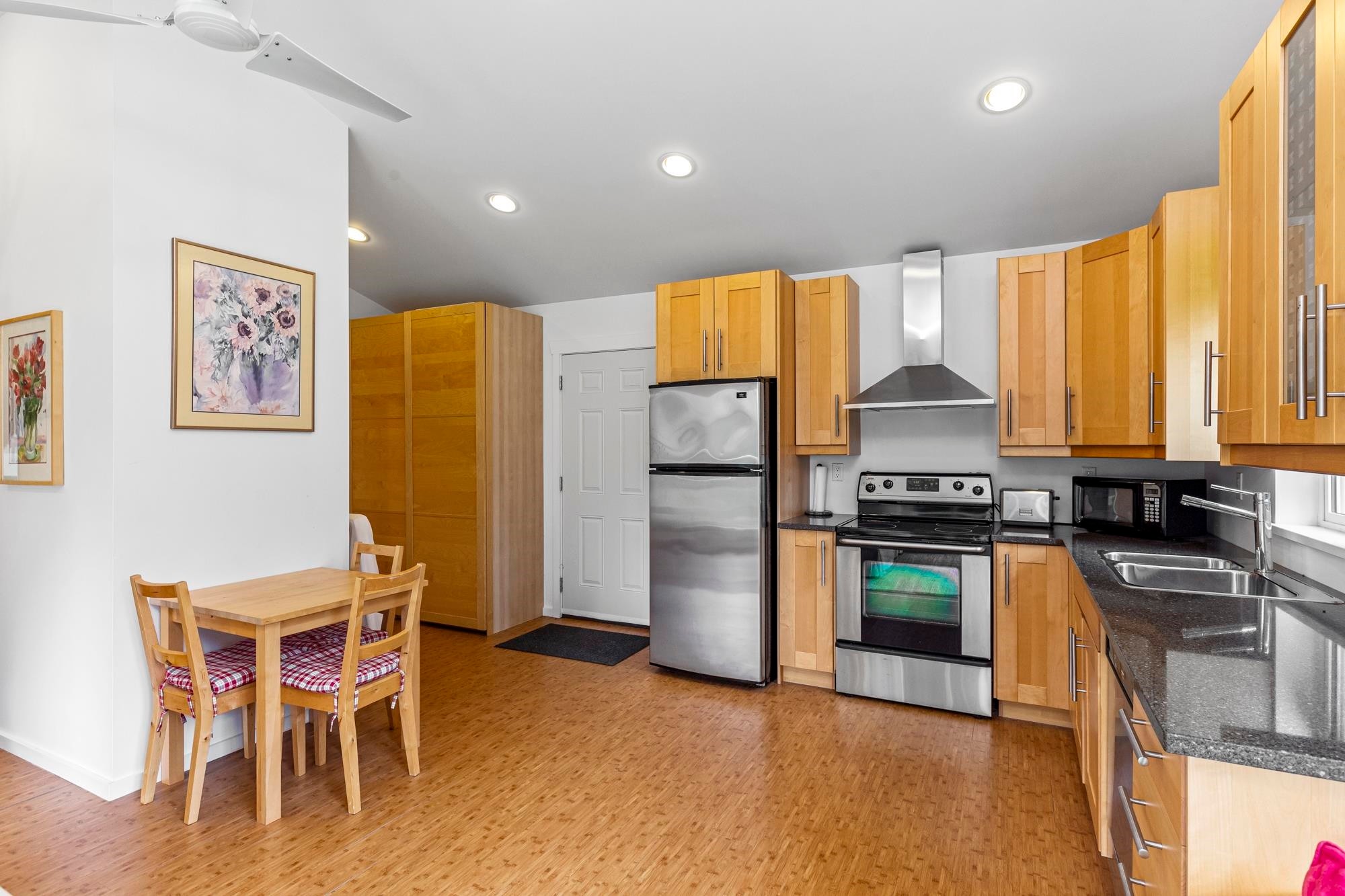 









31796


Grove

Avenue,
Mission,




BC
V4S 1E7

