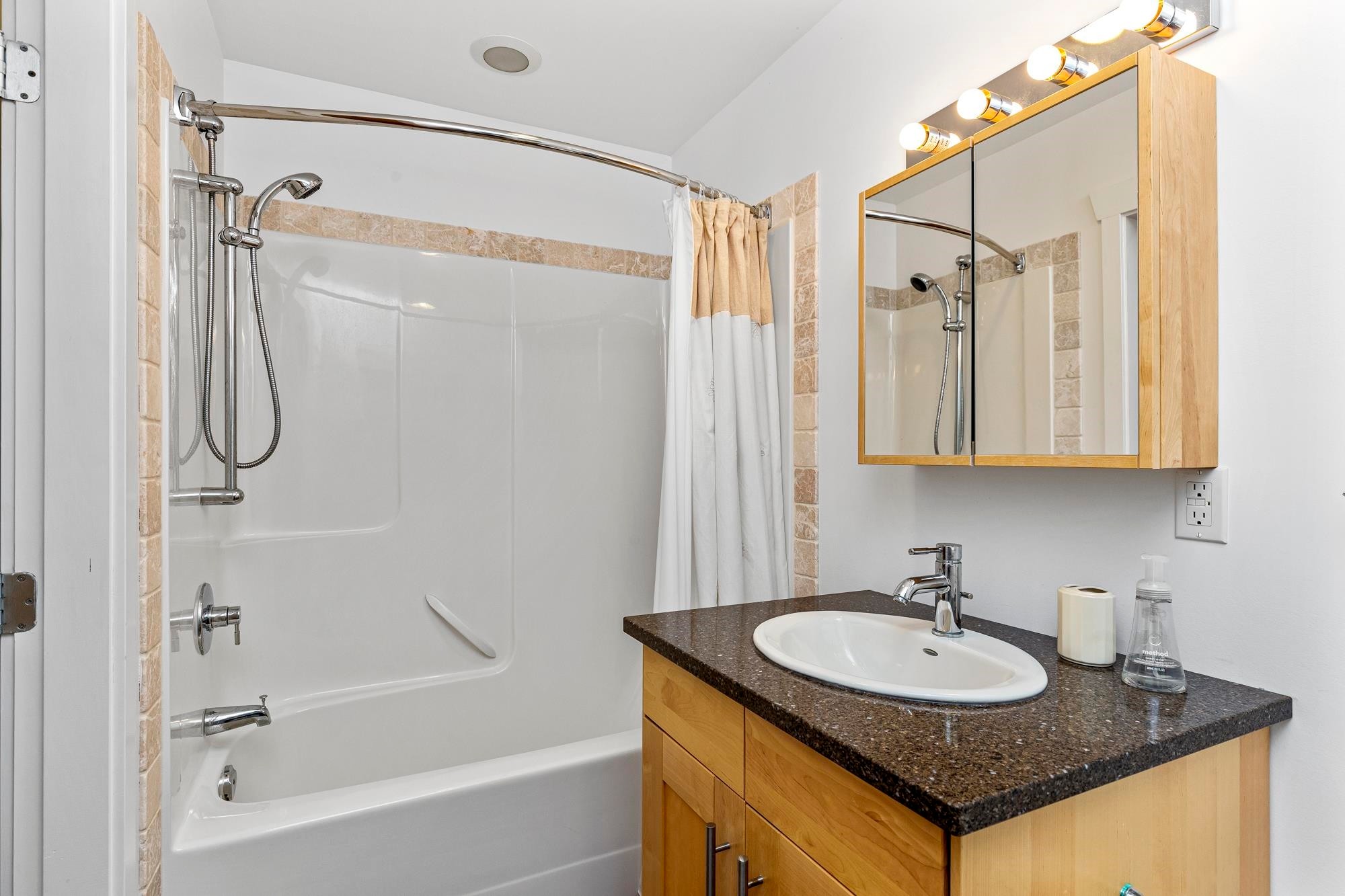 









31796


Grove

Avenue,
Mission,




BC
V4S 1E7

