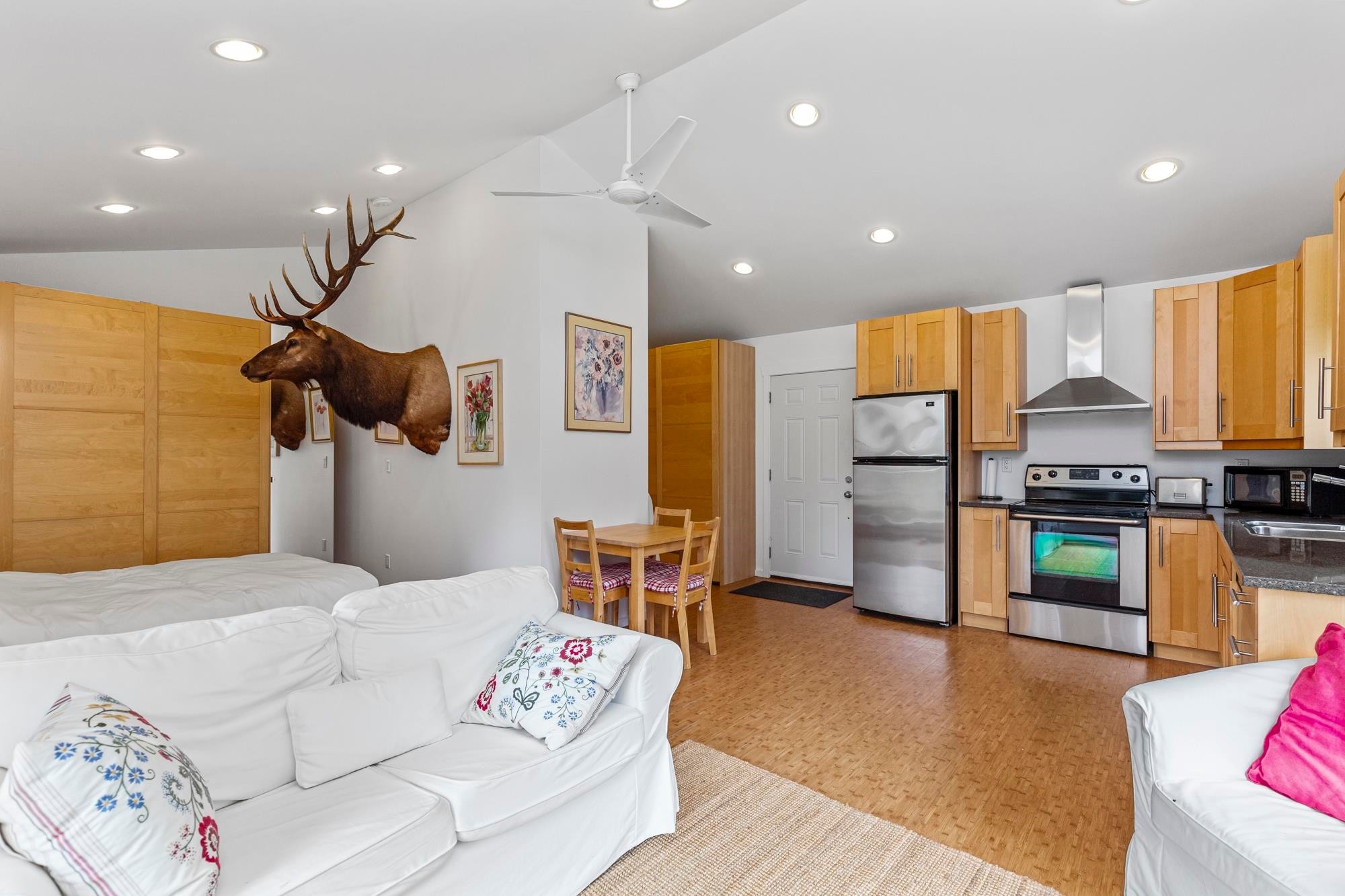 









31796


Grove

Avenue,
Mission,




BC
V4S 1E7

