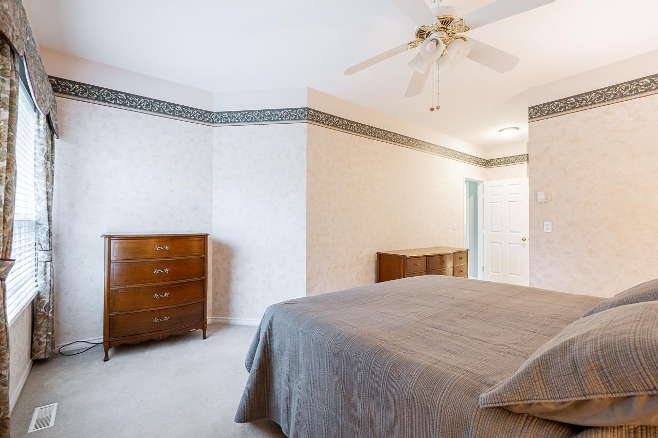 









18939


65

Avenue, 30,
Surrey,




BC
V3S 8Y2

