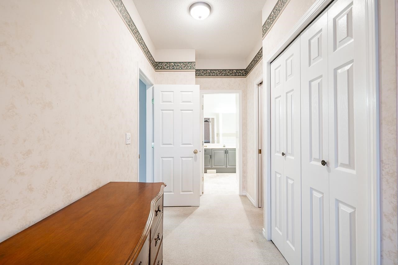 









18939


65

Avenue, 30,
Surrey,




BC
V3S 8Y2

