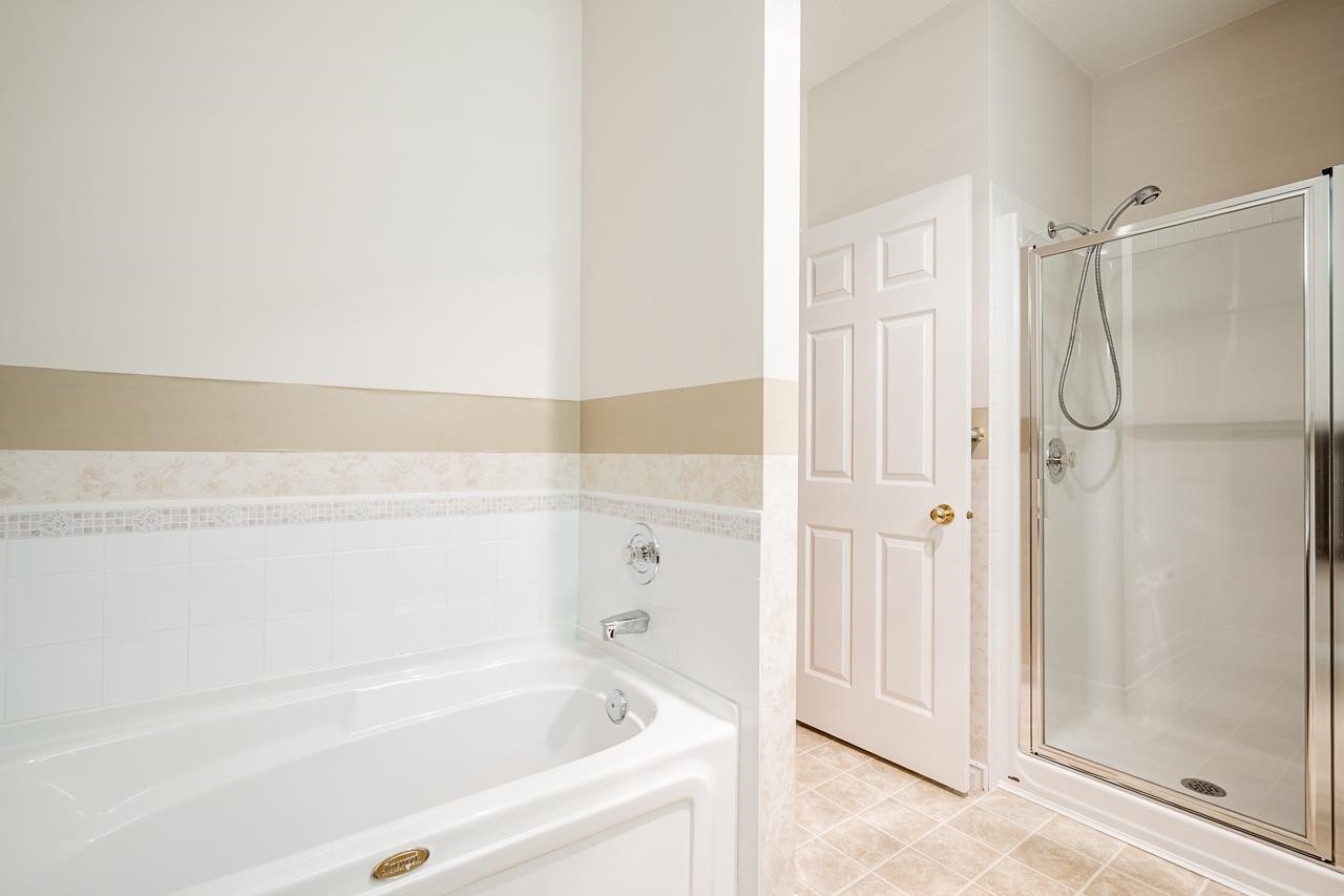 









18939


65

Avenue, 30,
Surrey,




BC
V3S 8Y2

