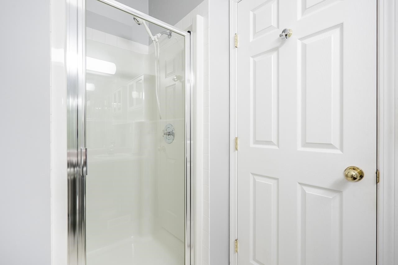 









18939


65

Avenue, 30,
Surrey,




BC
V3S 8Y2

