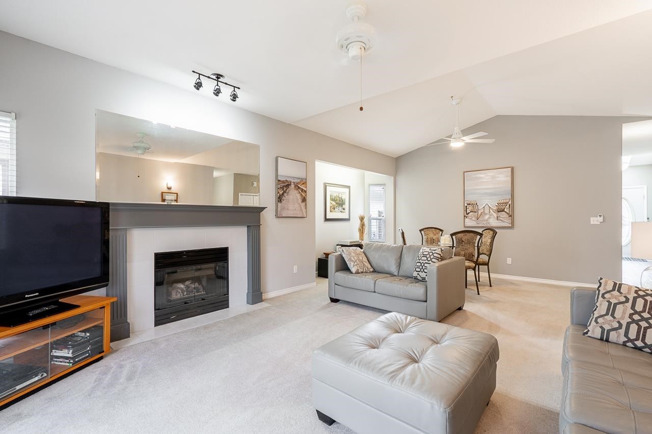 









18939


65

Avenue, 30,
Surrey,




BC
V3S 8Y2

