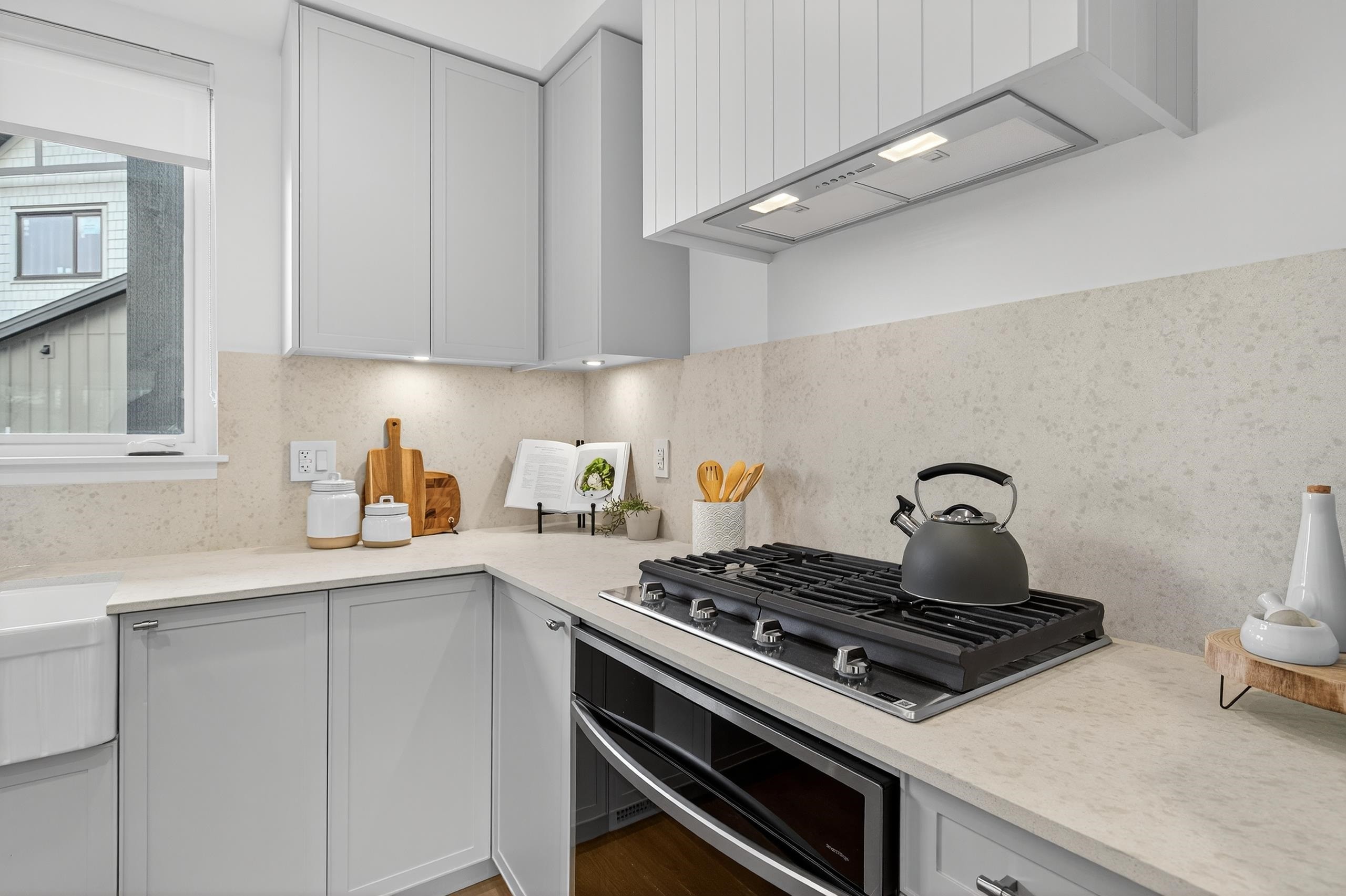 









6828


208a

Street, 6,
Langley,




BC
V2Y 2R7

