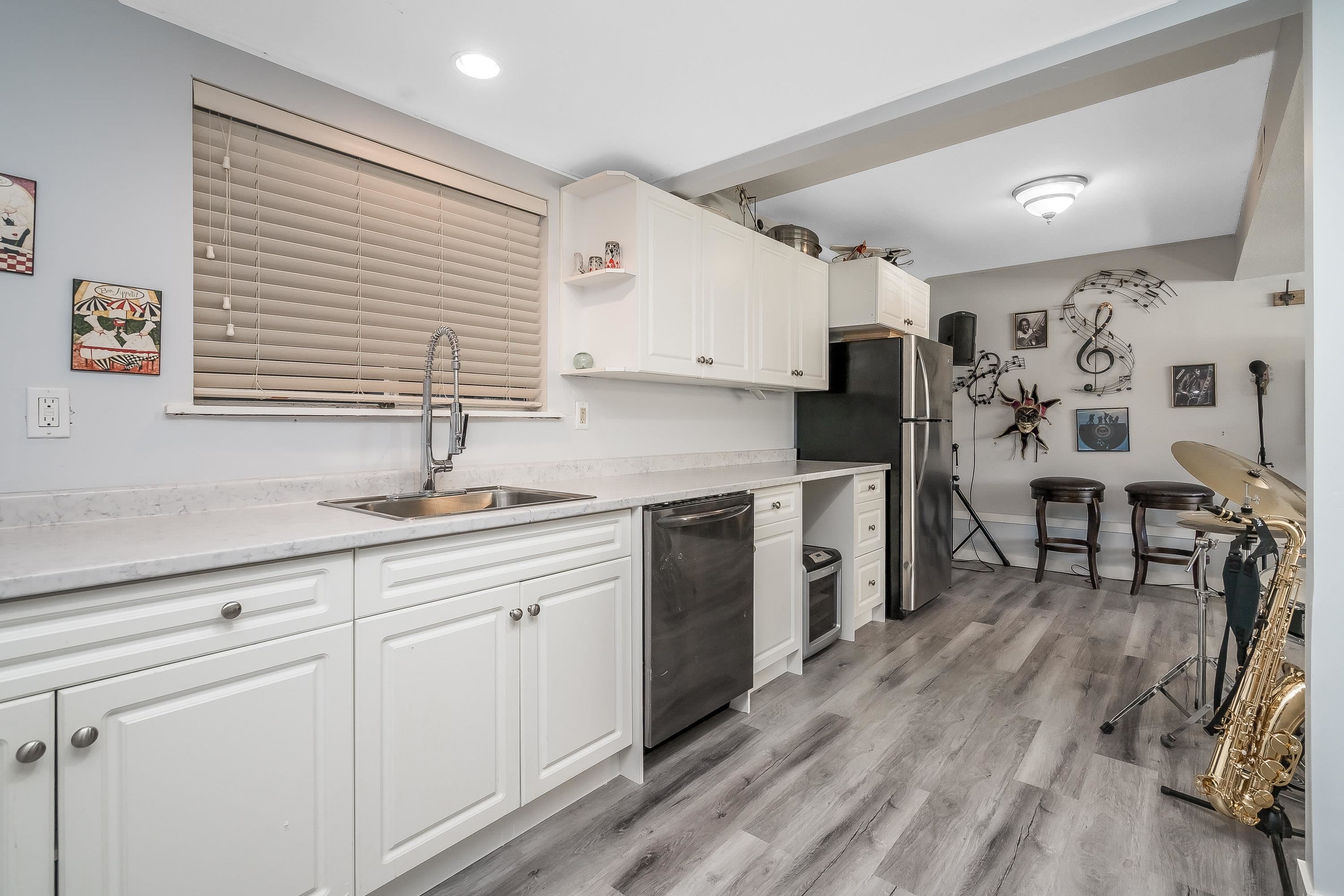 









20651


44

Avenue,
Langley,




BC
V3A 3E5

