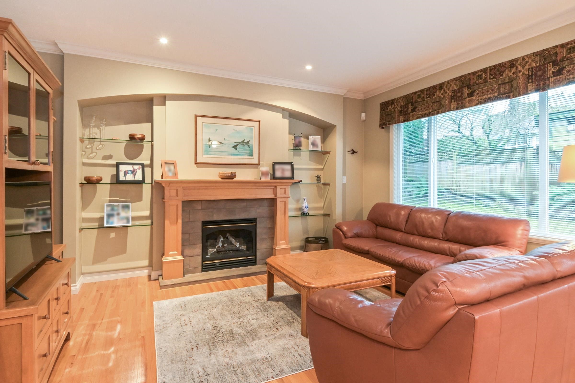 









15560


36b

Avenue,
Surrey,




BC
V3Z 0H1

