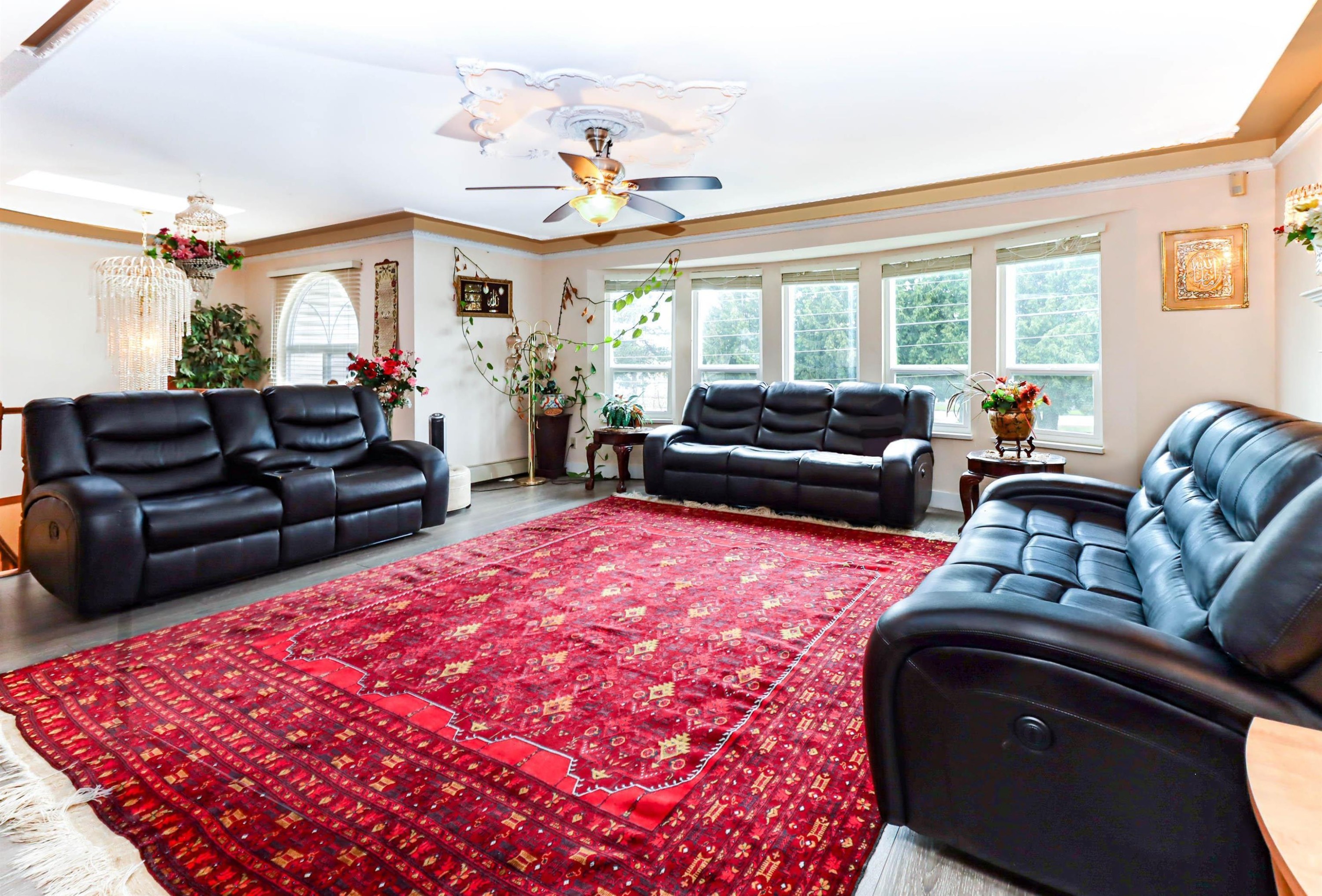 









7176


124

Street,
Surrey,




BC
V3W 3W8

