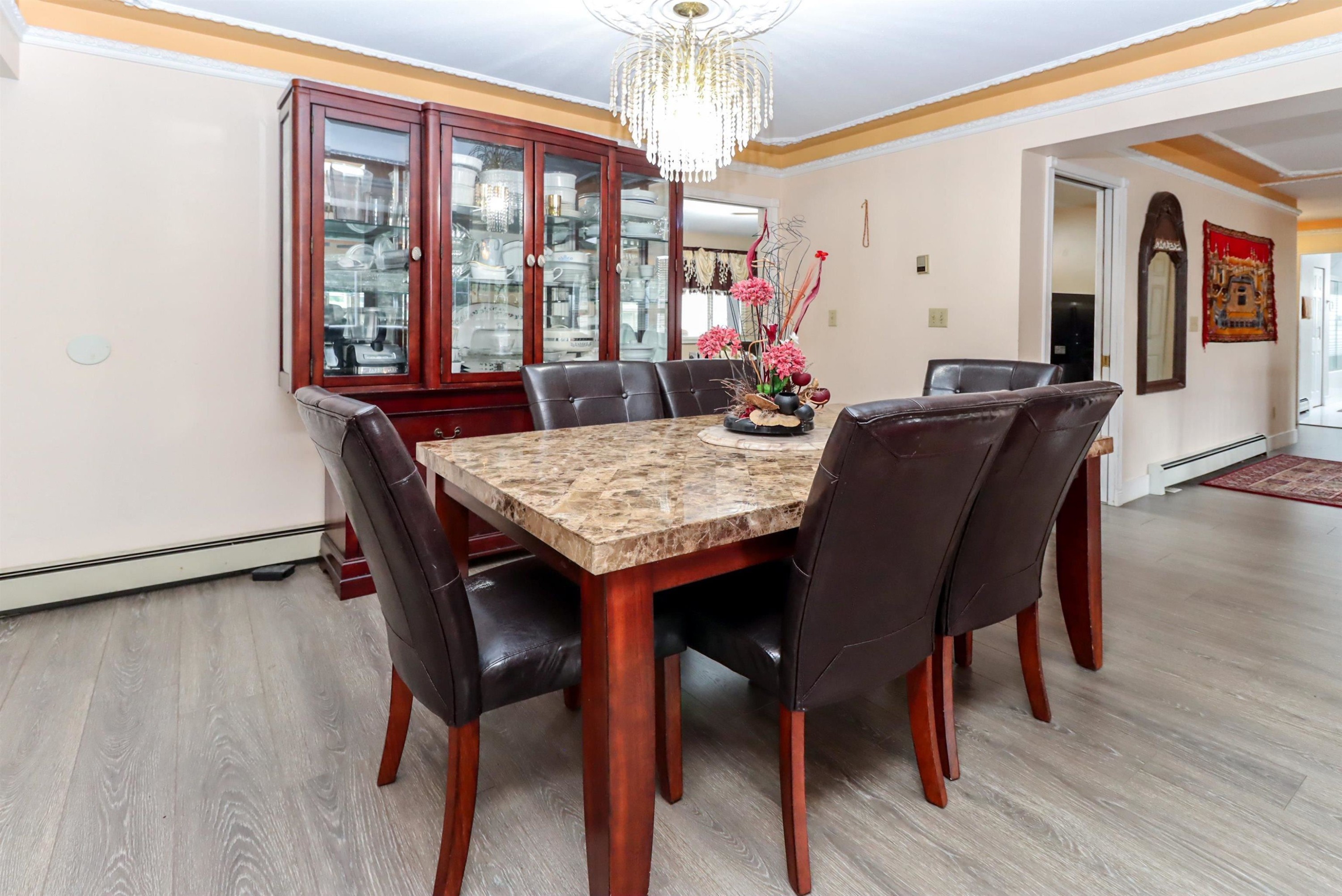 









7176


124

Street,
Surrey,




BC
V3W 3W8

