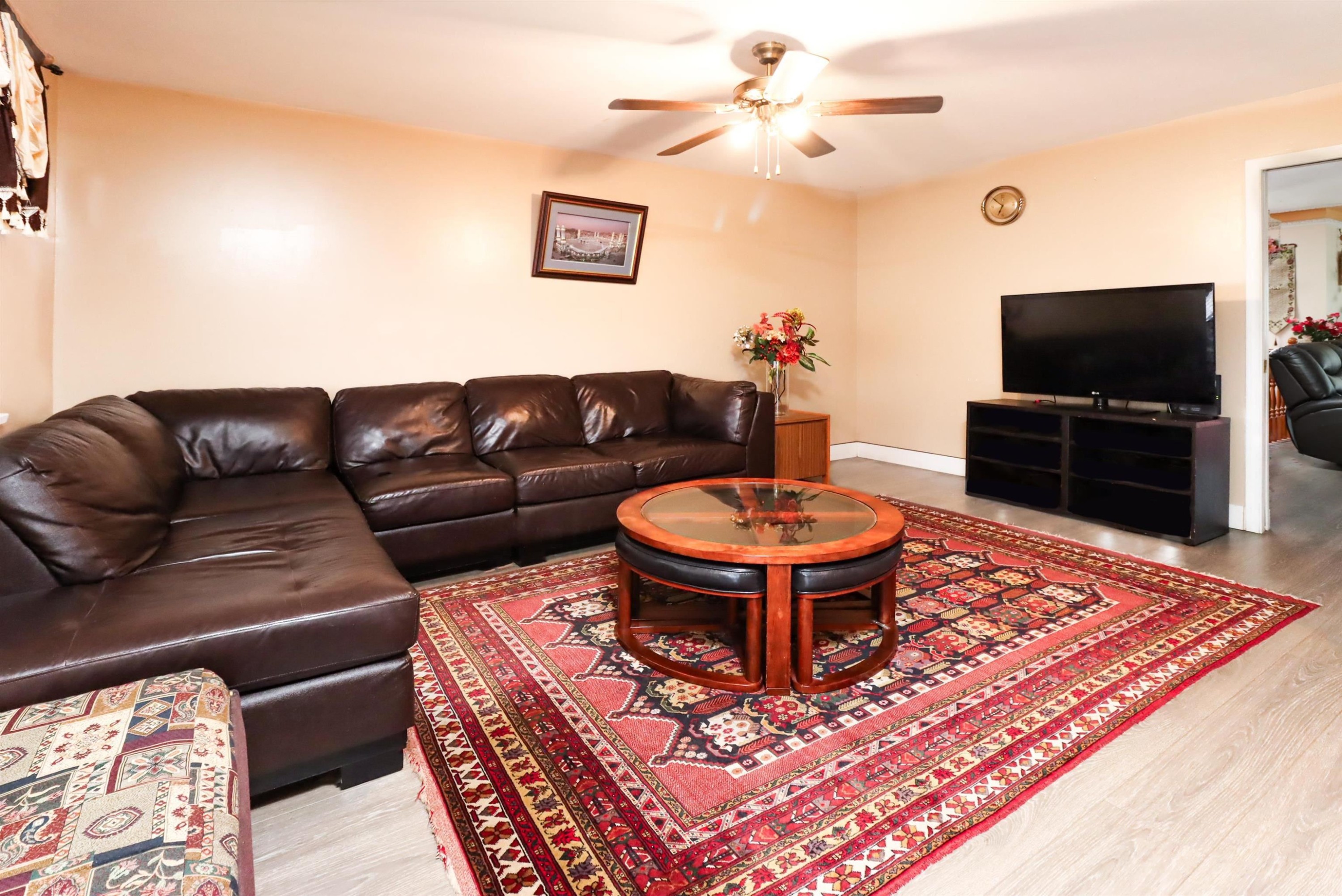 









7176


124

Street,
Surrey,




BC
V3W 3W8

