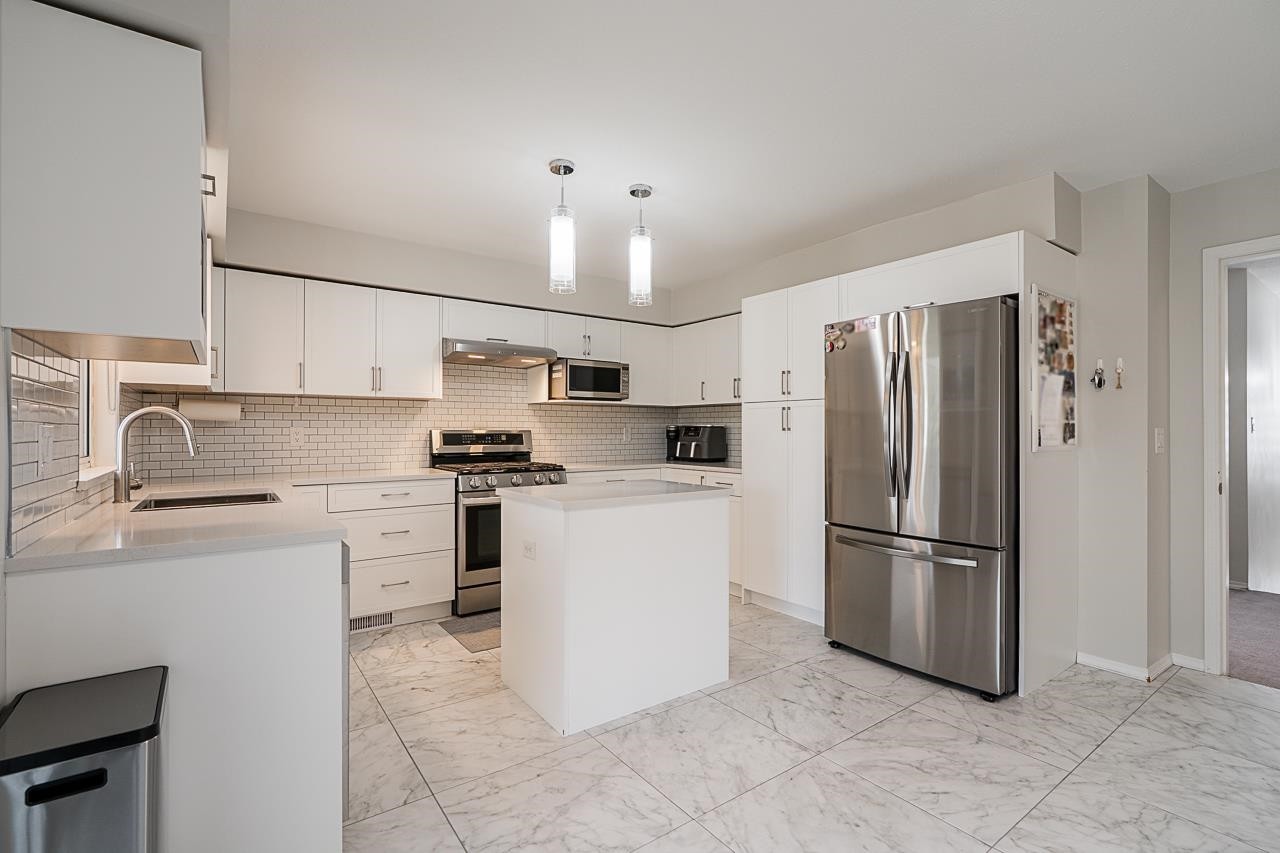 









7070


207

Street,
Langley,




BC
V2Y 1T4

