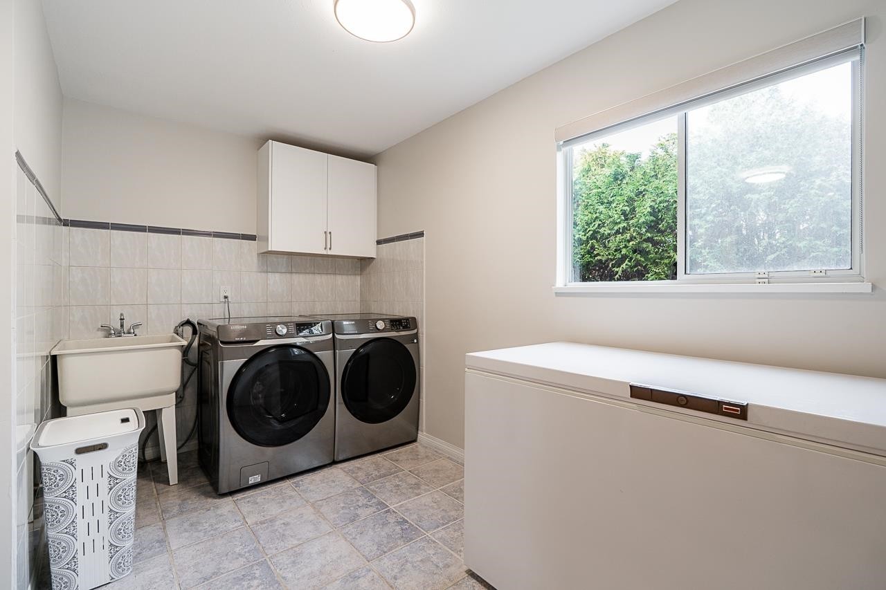 









7070


207

Street,
Langley,




BC
V2Y 1T4

