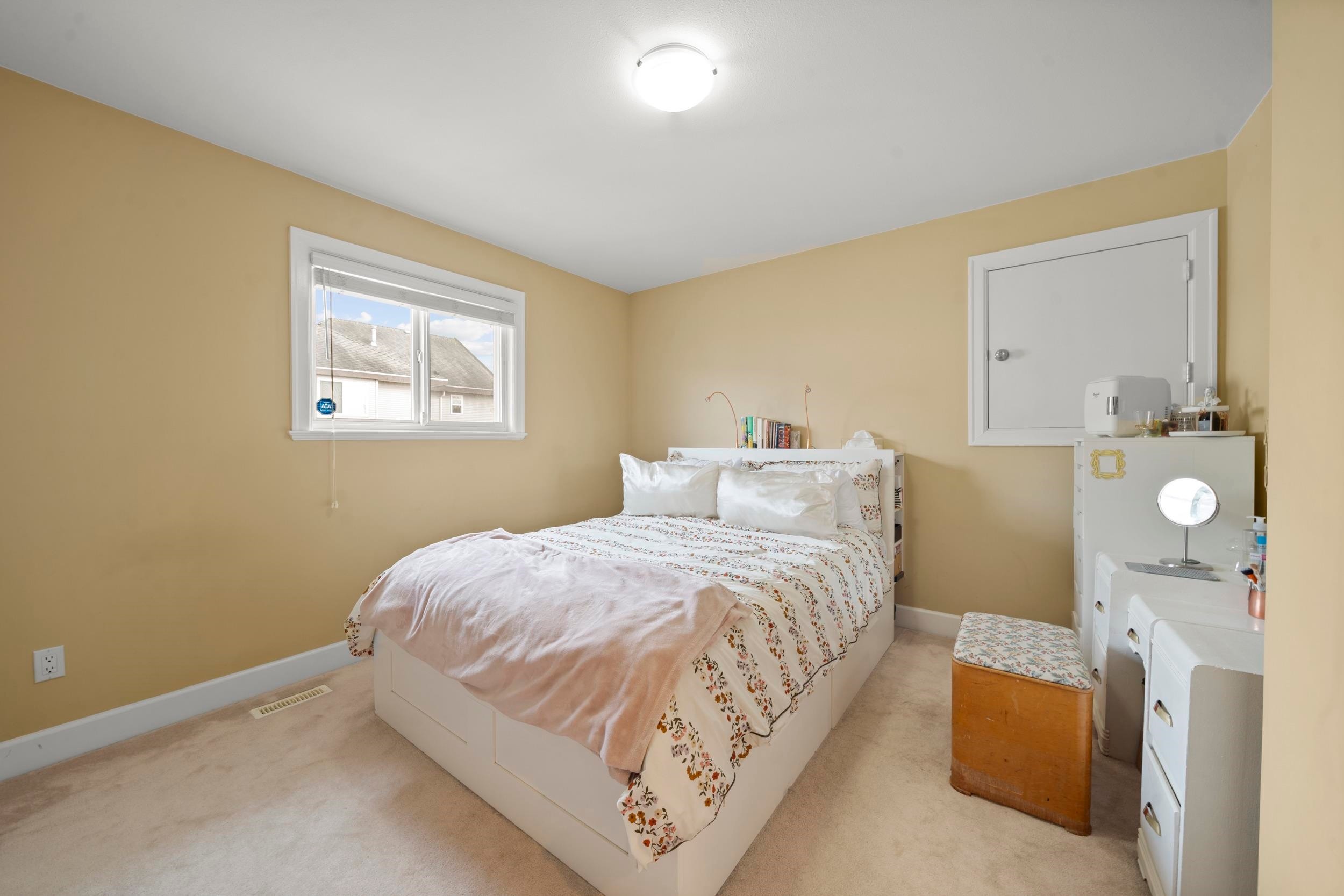 









18973


70b

Avenue,
Surrey,




BC
V4N 5N9

