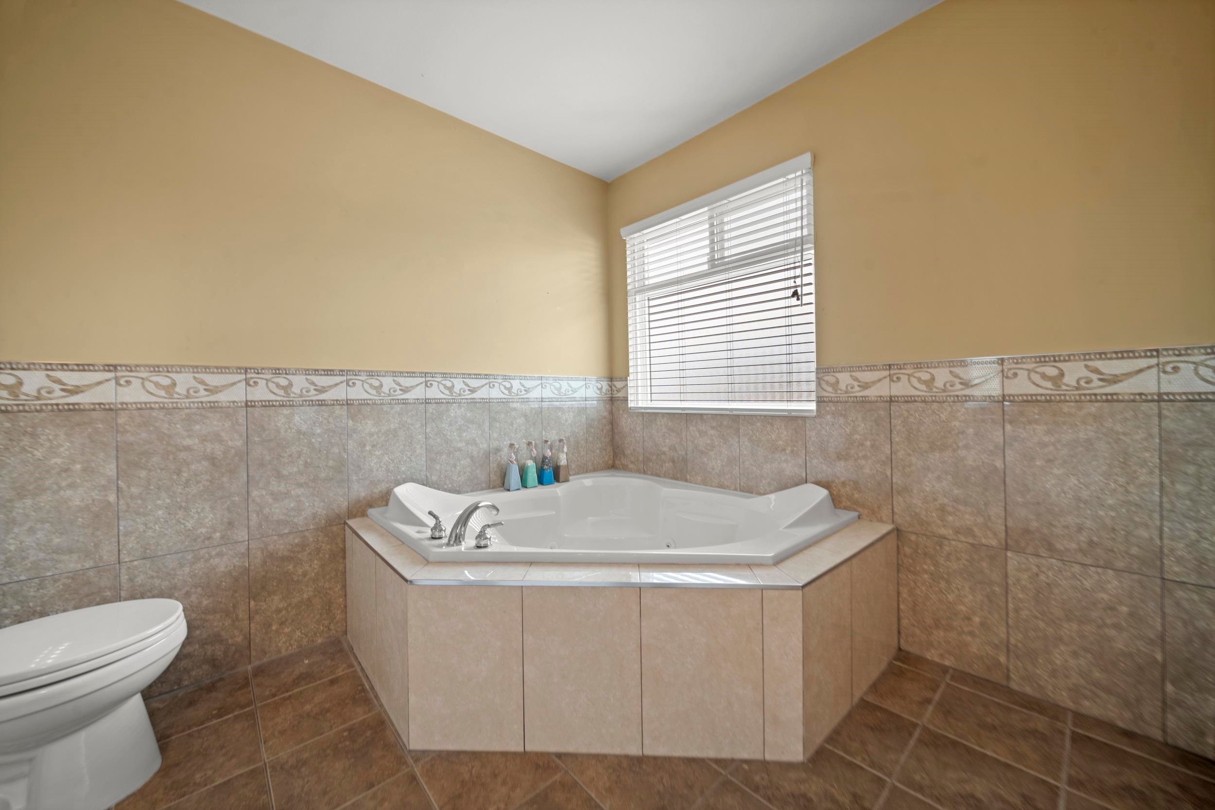 









18973


70b

Avenue,
Surrey,




BC
V4N 5N9

