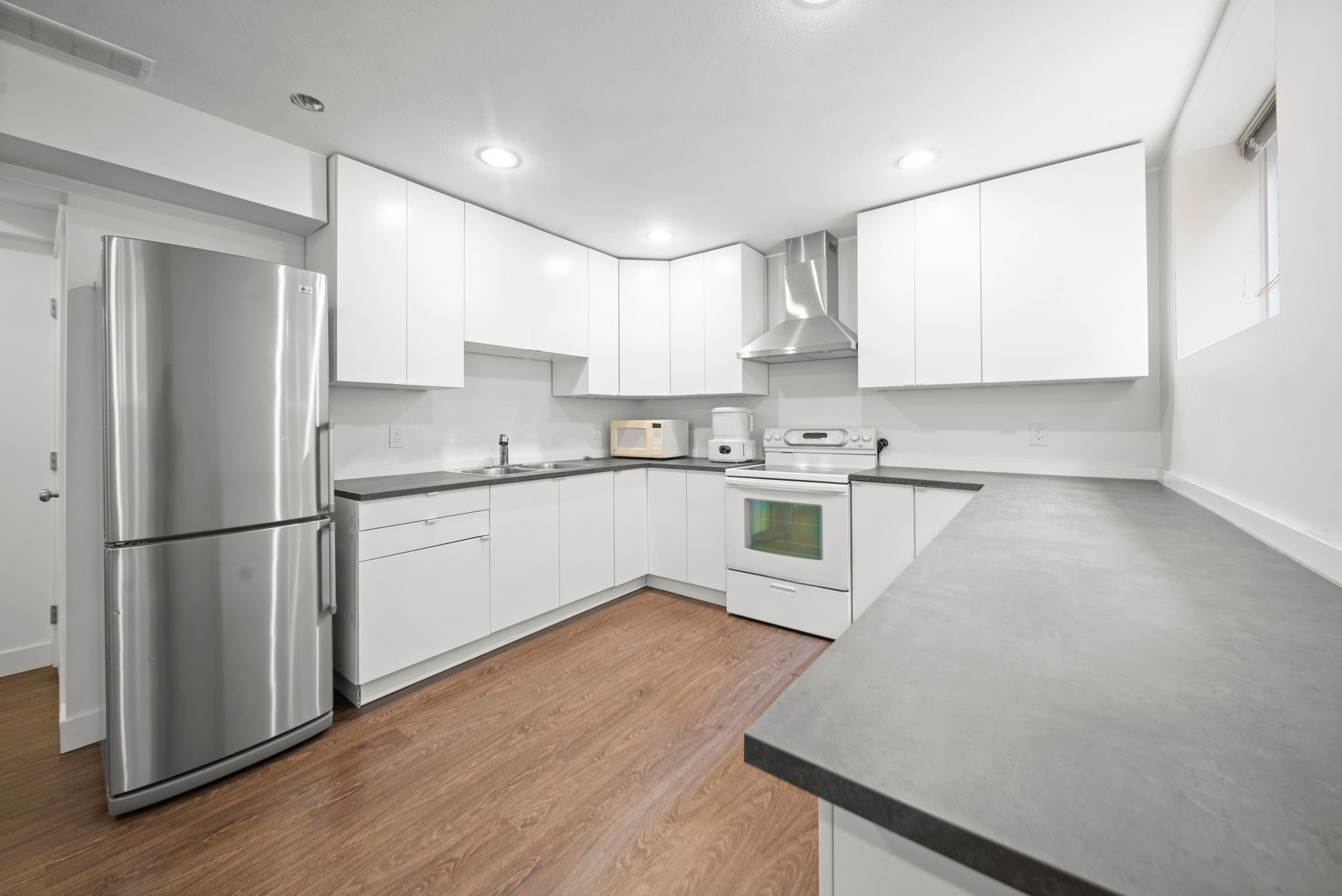 









18973


70b

Avenue,
Surrey,




BC
V4N 5N9

