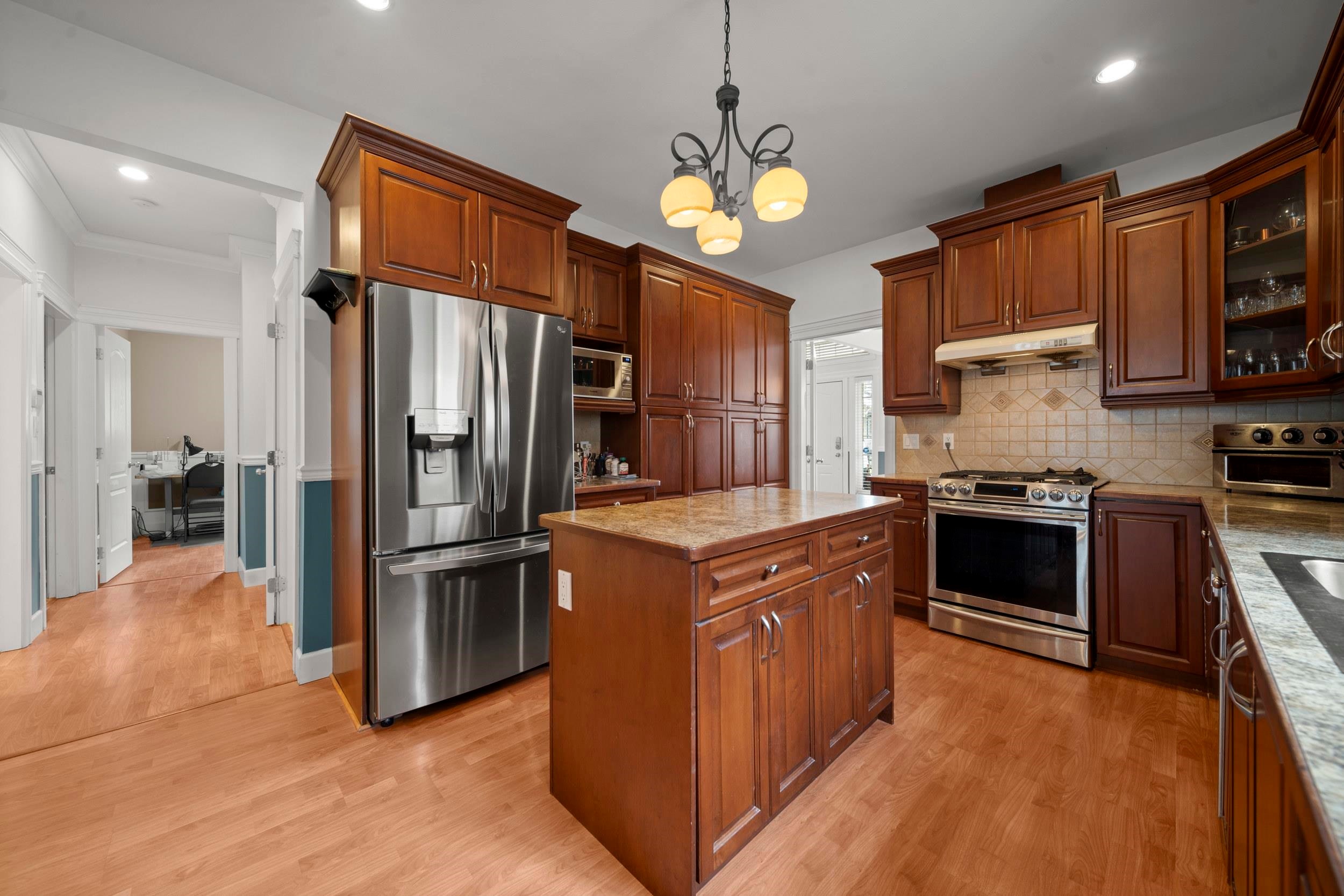 









18973


70b

Avenue,
Surrey,




BC
V4N 5N9

