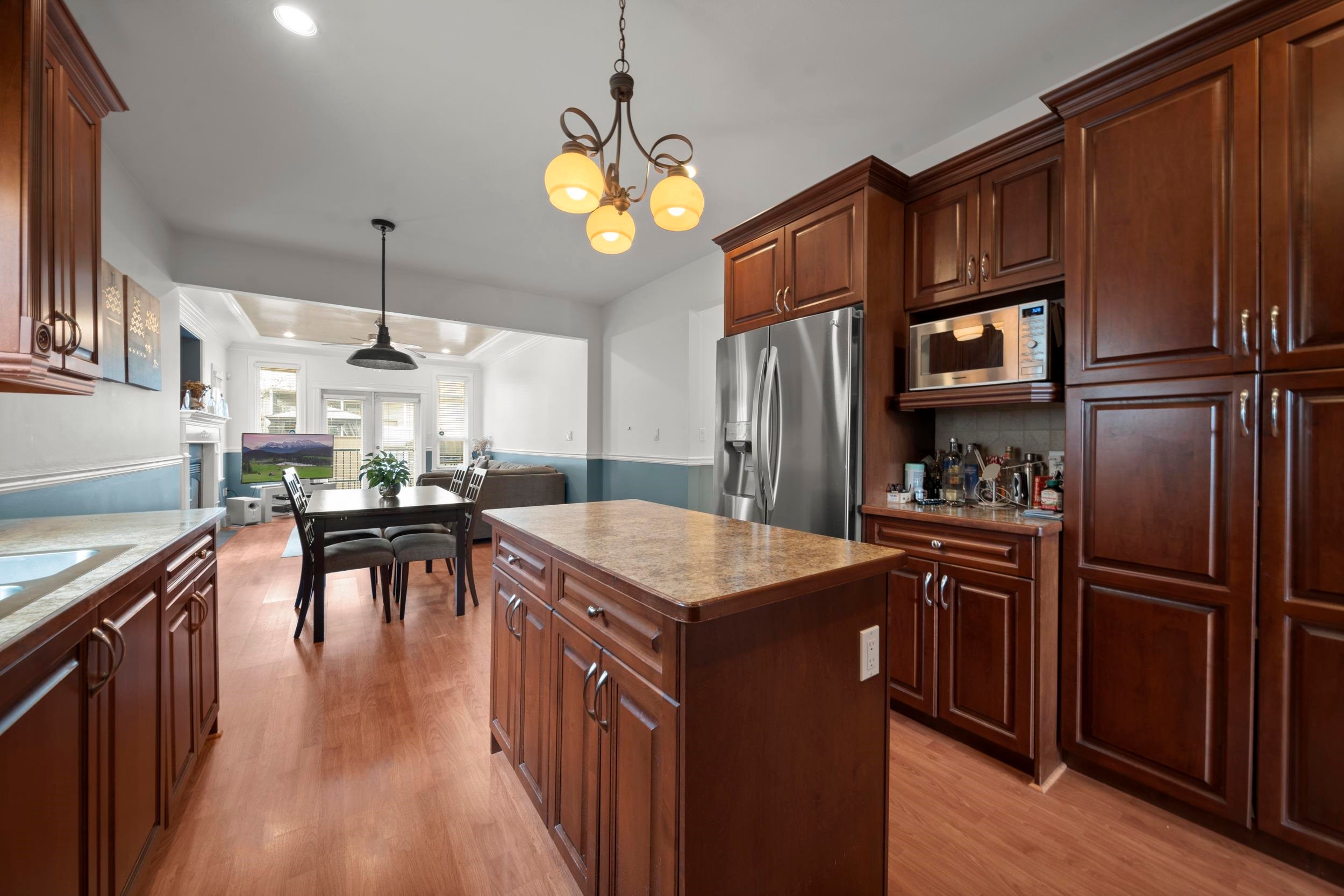 









18973


70b

Avenue,
Surrey,




BC
V4N 5N9

