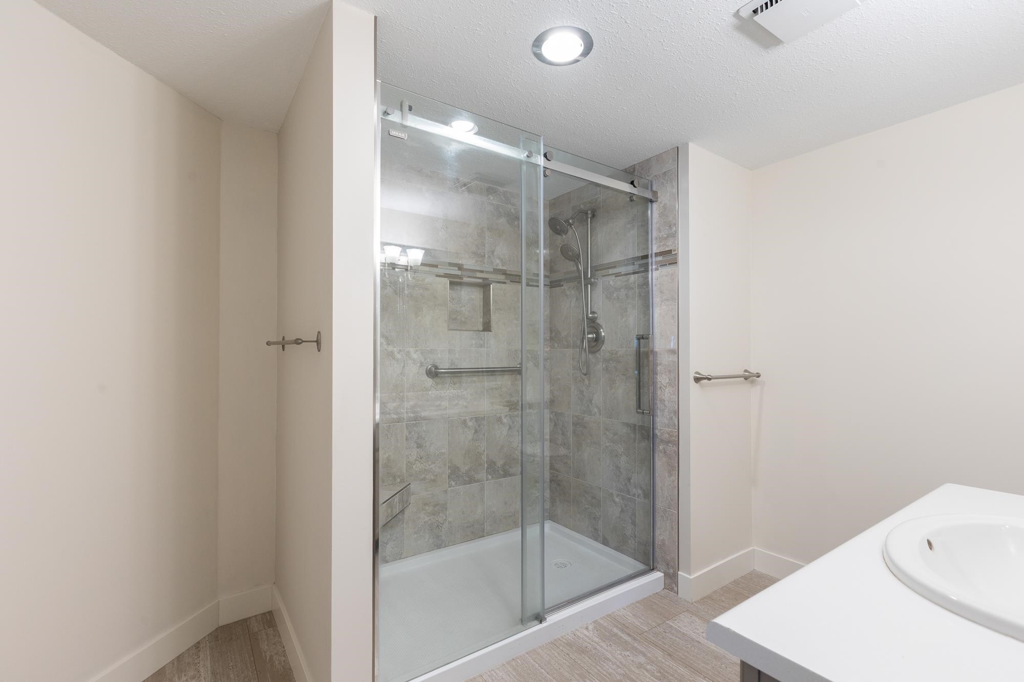 









1378


Fir

Street, 104,
White Rock,




BC
V4B 4B2

