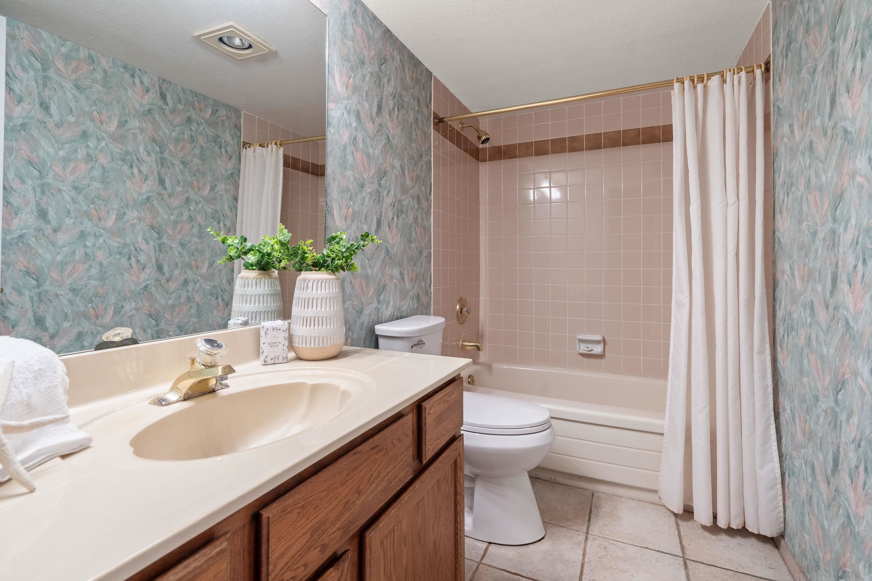 









14950


Thrift

Avenue, 202,
White Rock,




BC
V4B 2J9

