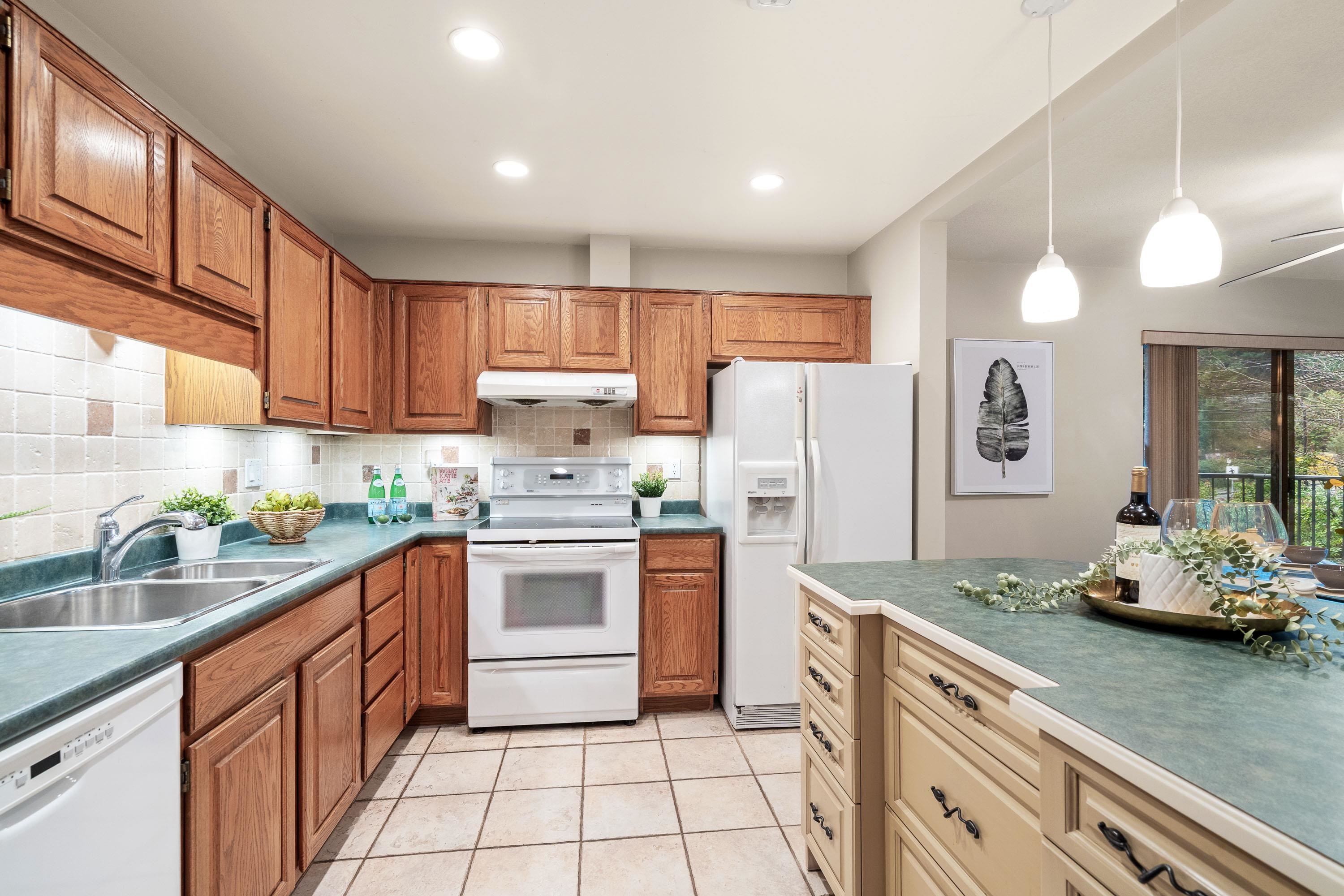 









14950


Thrift

Avenue, 202,
White Rock,




BC
V4B 2J9

