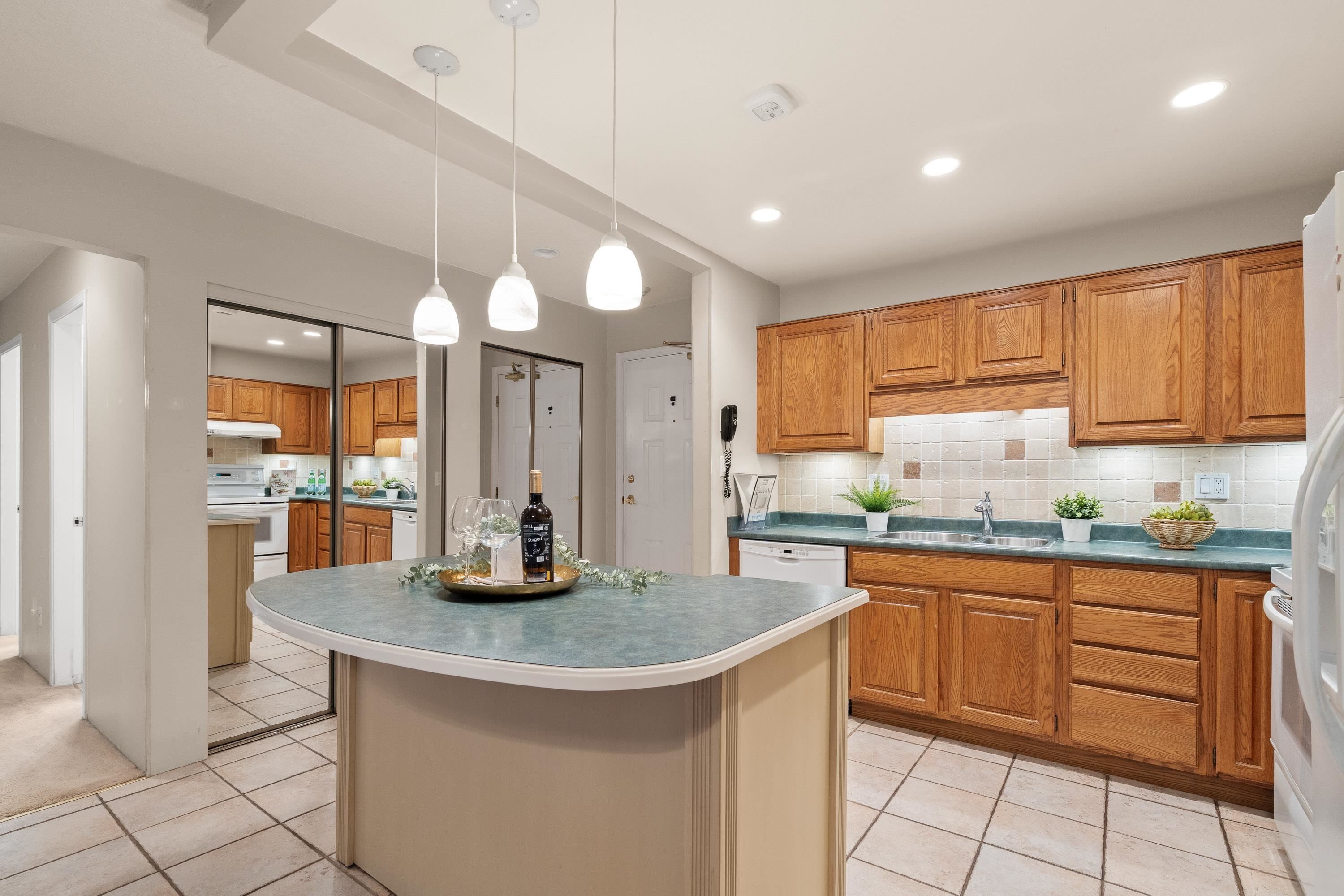 









14950


Thrift

Avenue, 202,
White Rock,




BC
V4B 2J9

