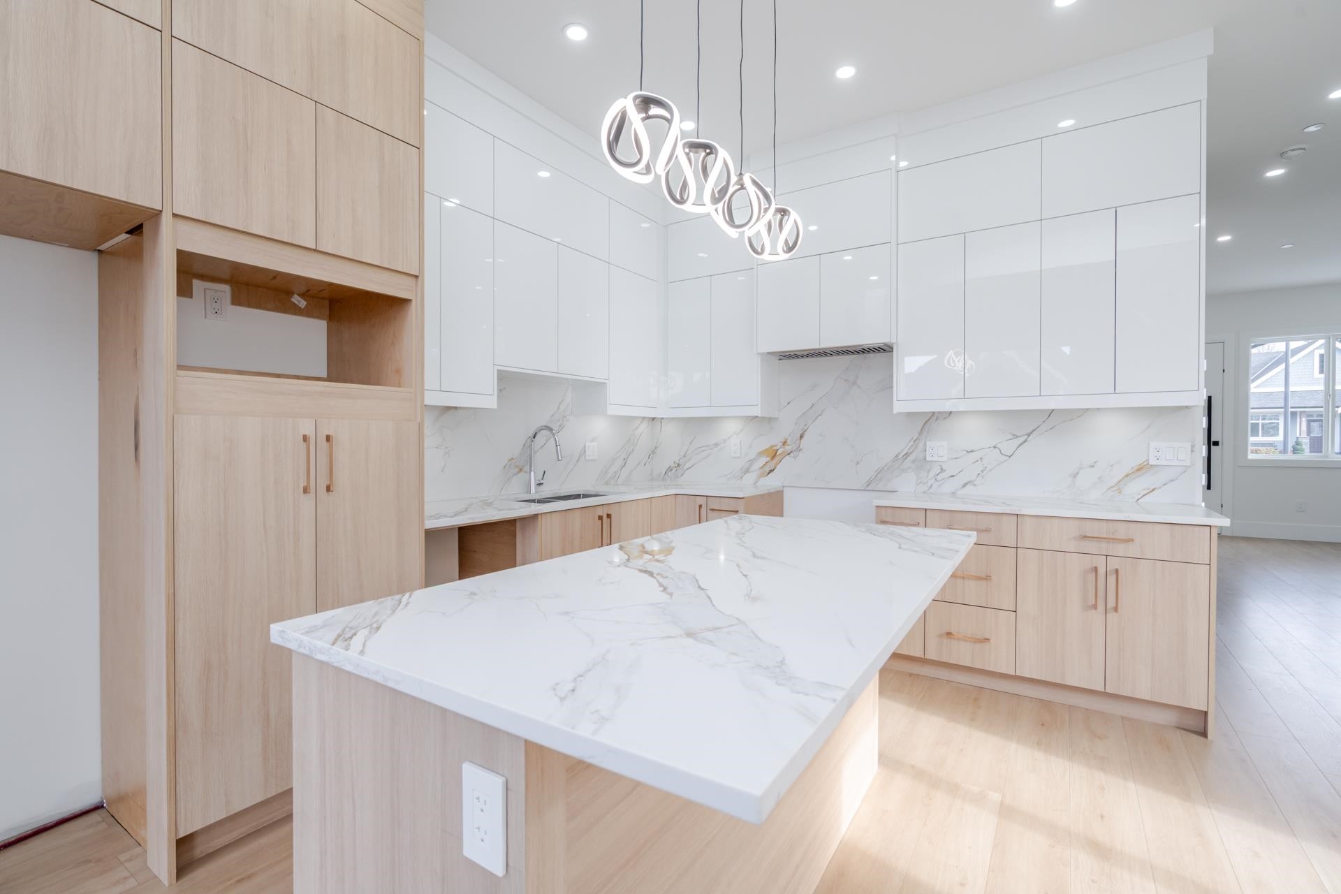 









8425


George

Street,
Mission,




BC
V2V 6S6

