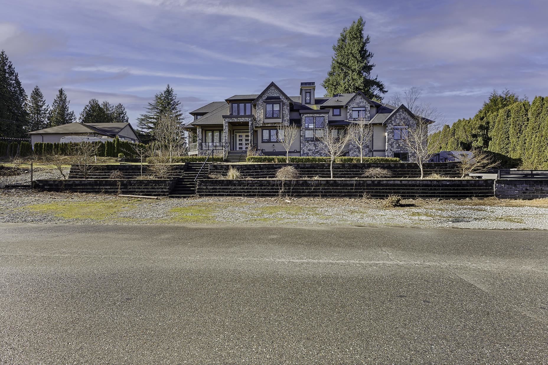 









4033


Prairie

Street,
Abbotsford,




BC
V4X 1X2

