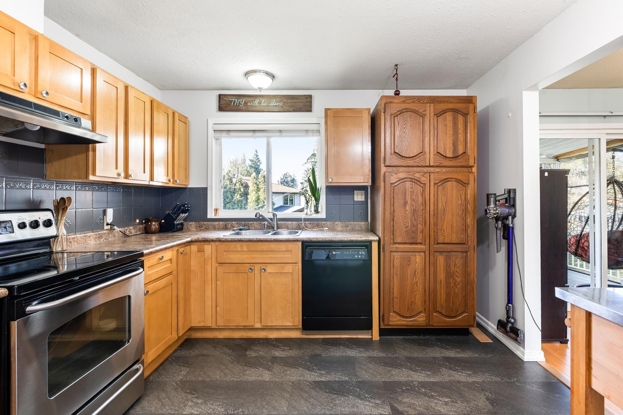 









4875


200

Street,
Langley,




BC
V3A 1L6

