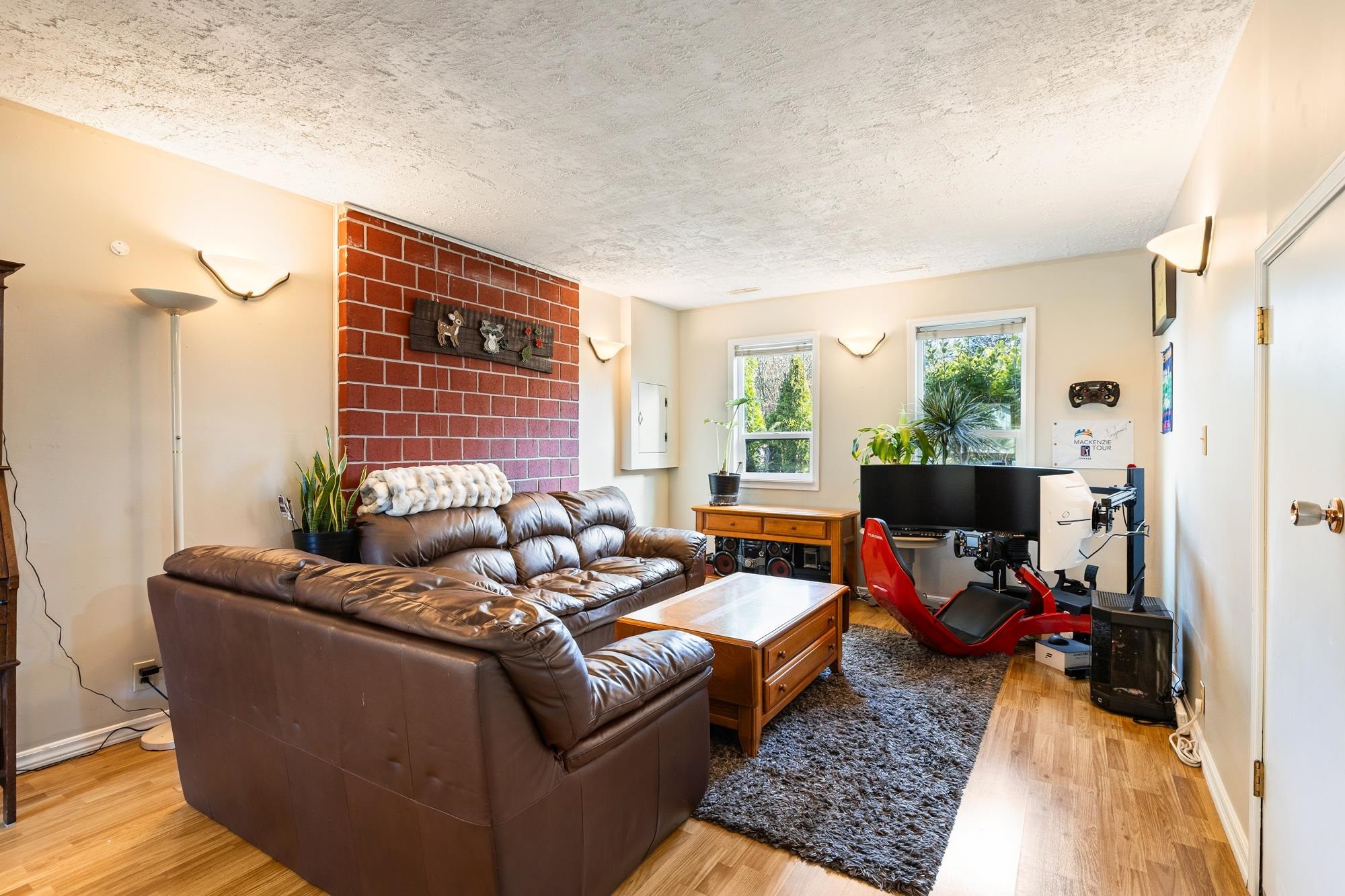 









4875


200

Street,
Langley,




BC
V3A 1L6

