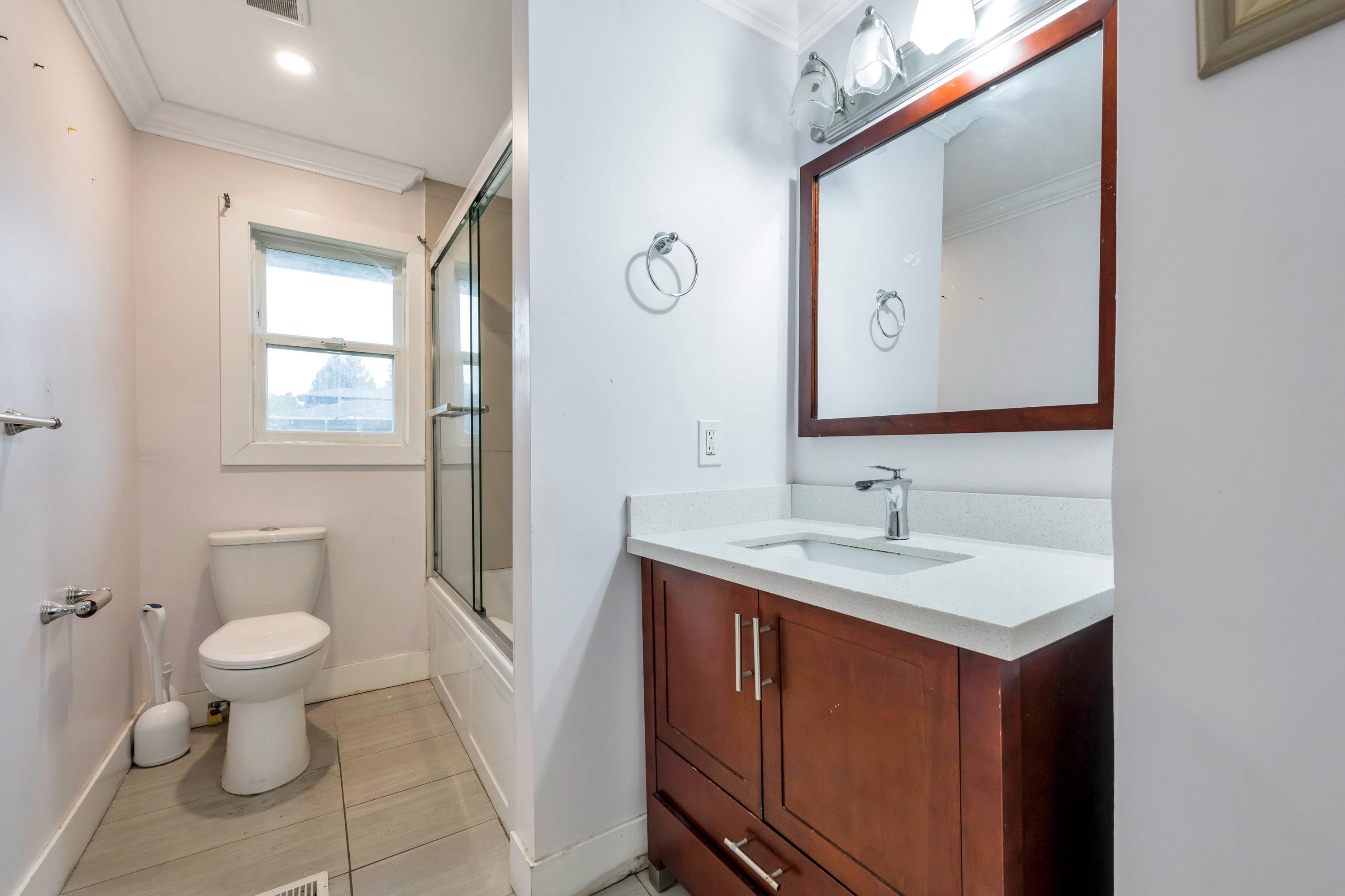 









7683


Hurd

Street,
Mission,




BC
V2V 3J5

