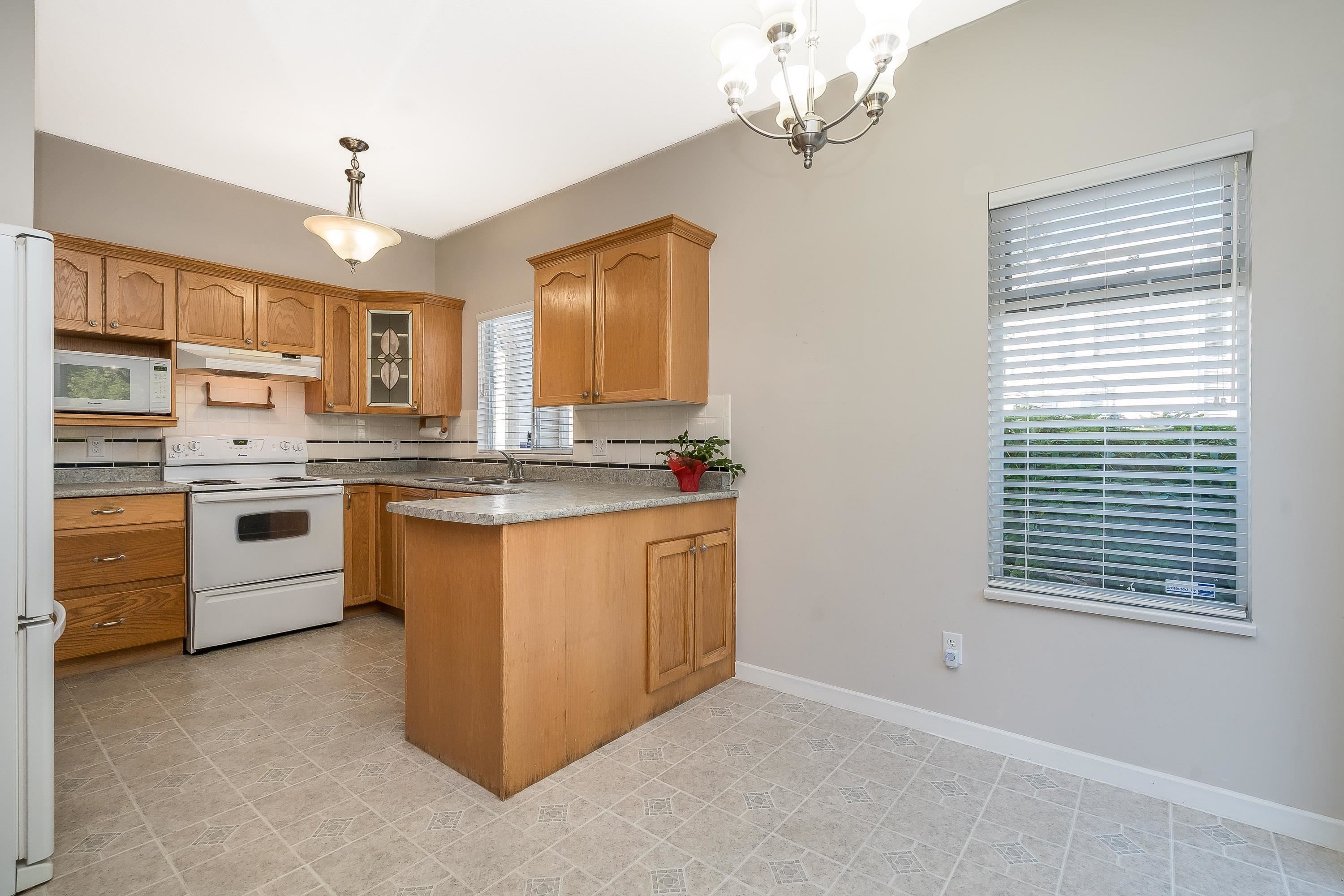 









9072


Fleetwood

Way, 115,
Surrey,




BC
V3R 0M6

