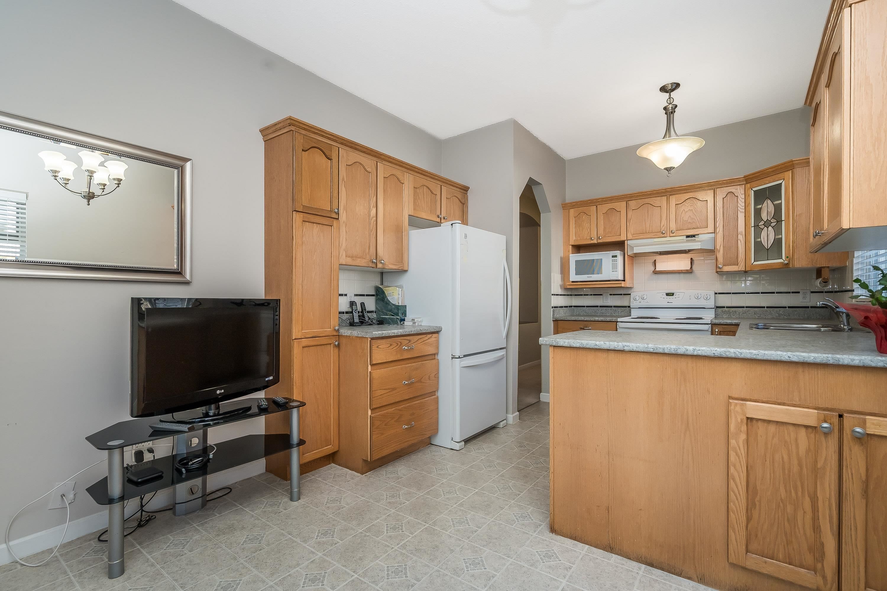 









9072


Fleetwood

Way, 115,
Surrey,




BC
V3R 0M6

