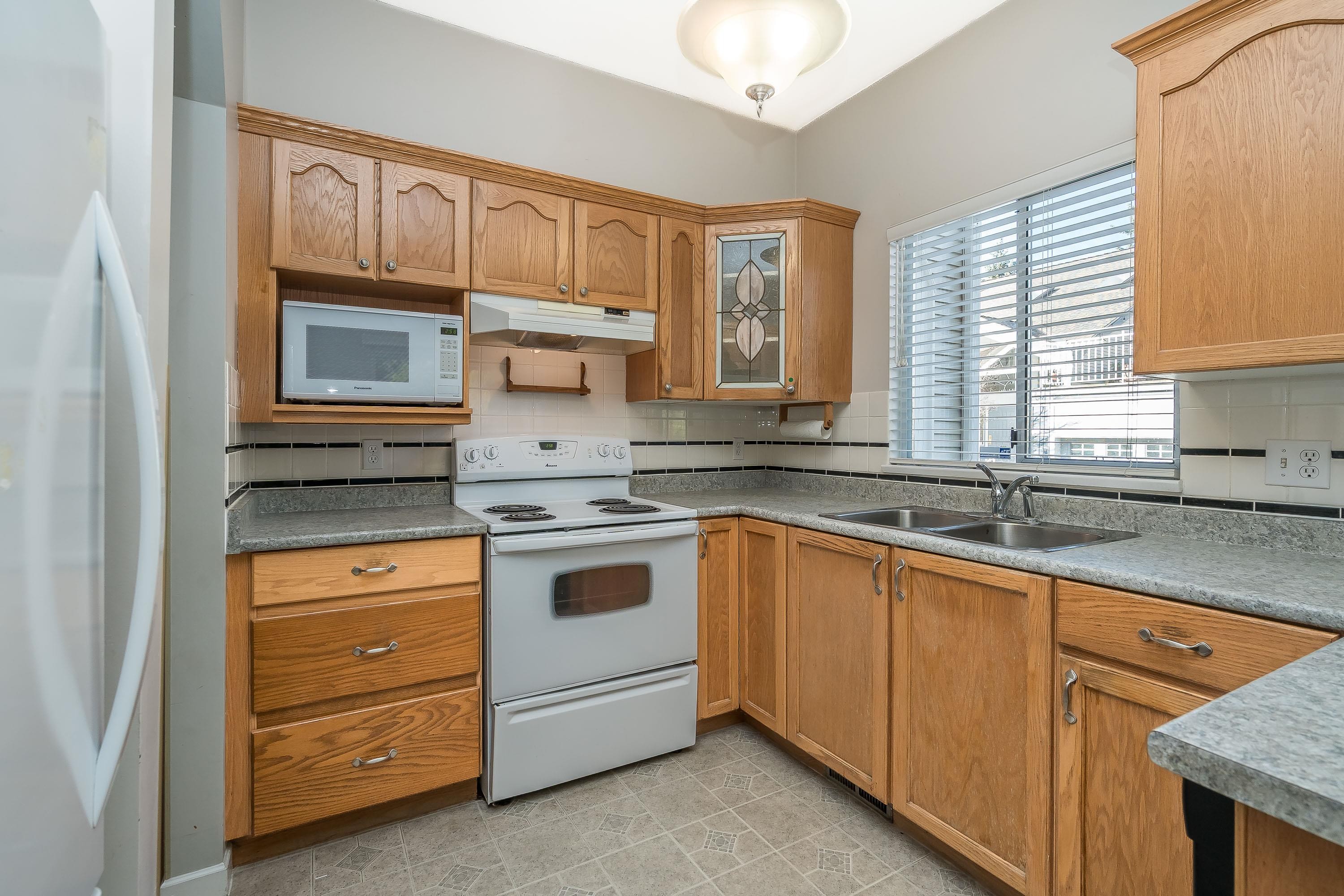 









9072


Fleetwood

Way, 115,
Surrey,




BC
V3R 0M6

