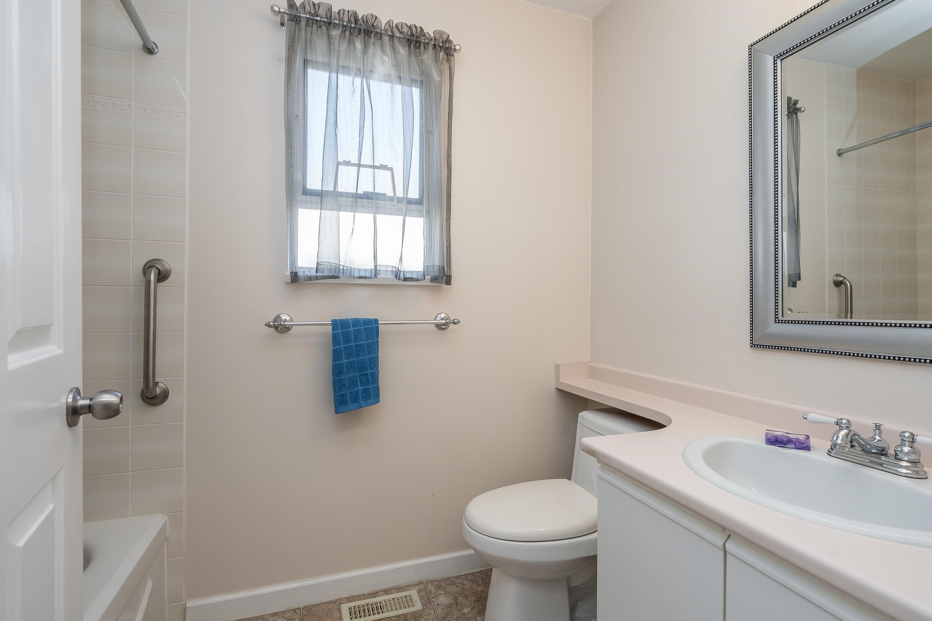 









9072


Fleetwood

Way, 115,
Surrey,




BC
V3R 0M6

