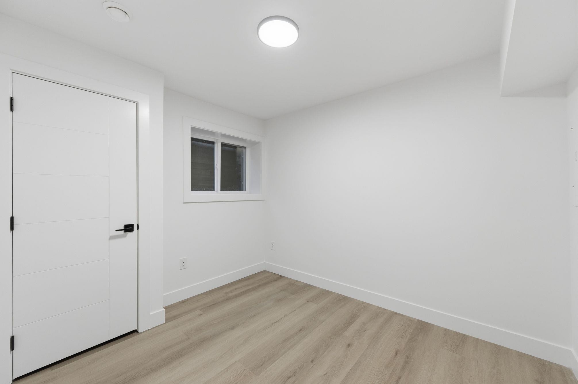 









8233


114

Street,
Delta,




BC
V4C 5J4

